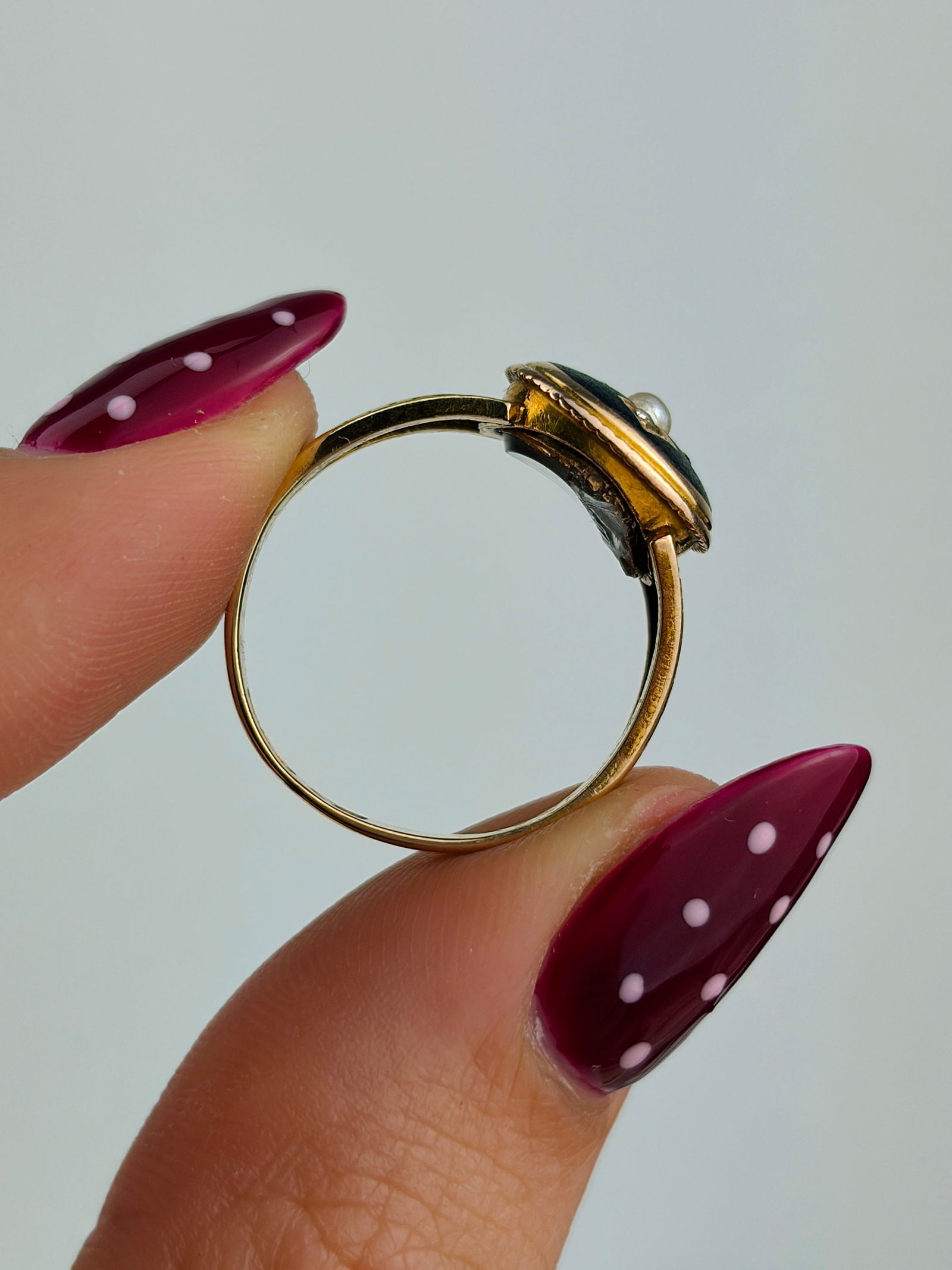antique 15ct yellow gold diamond and pearl black enamel locket back ring - 6