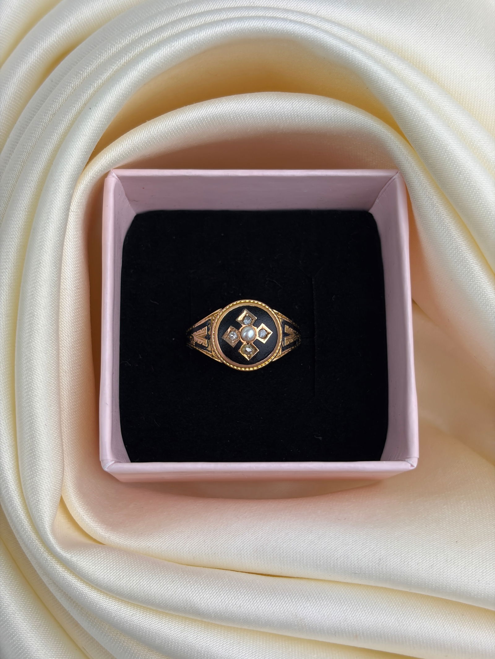 antique 15ct yellow gold diamond and pearl black enamel locket back ring - 7