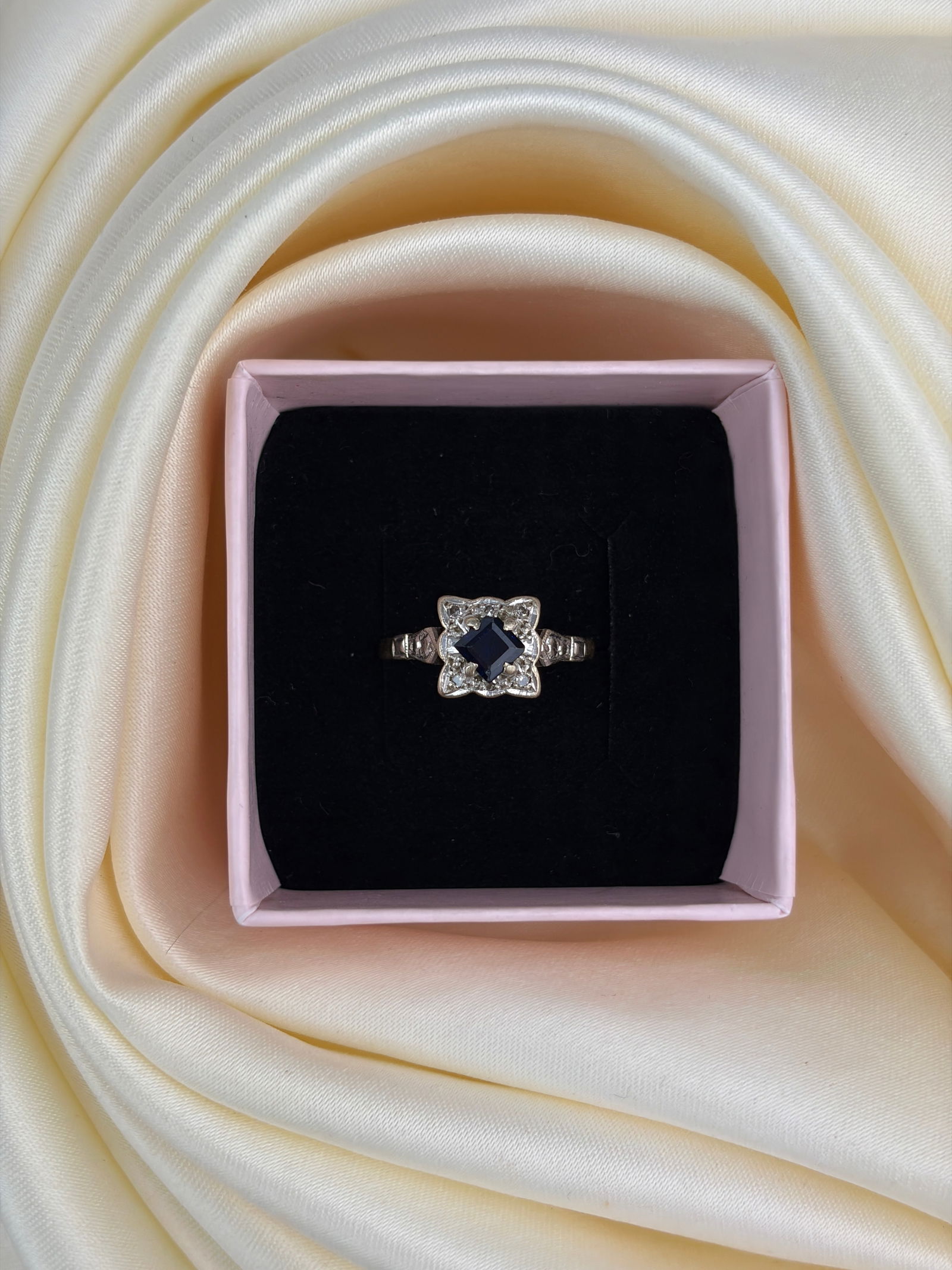 vintage 18ct yellow gold sapphire and diamond square ring - 7