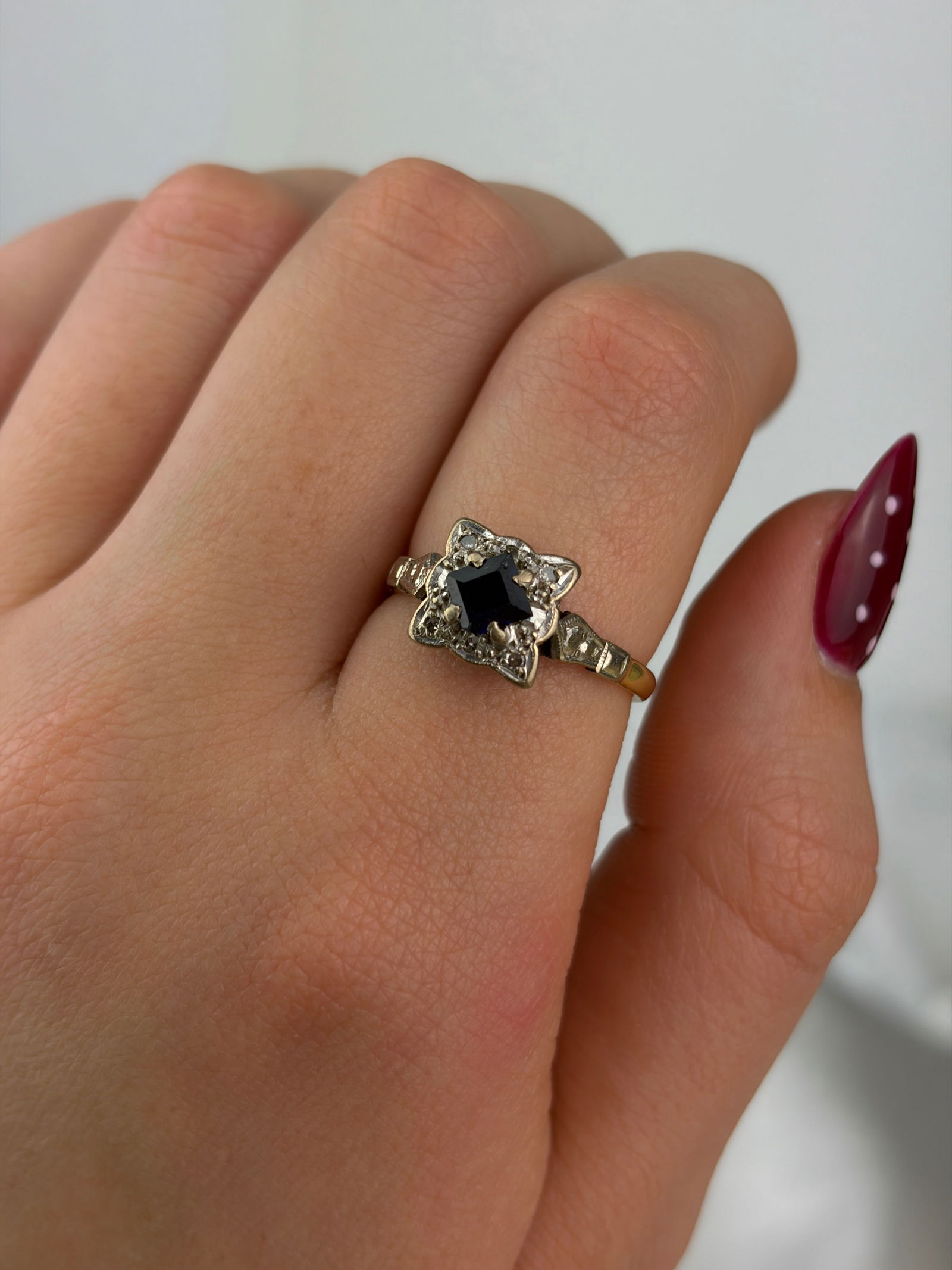 vintage 18ct yellow gold sapphire and diamond square ring - 9