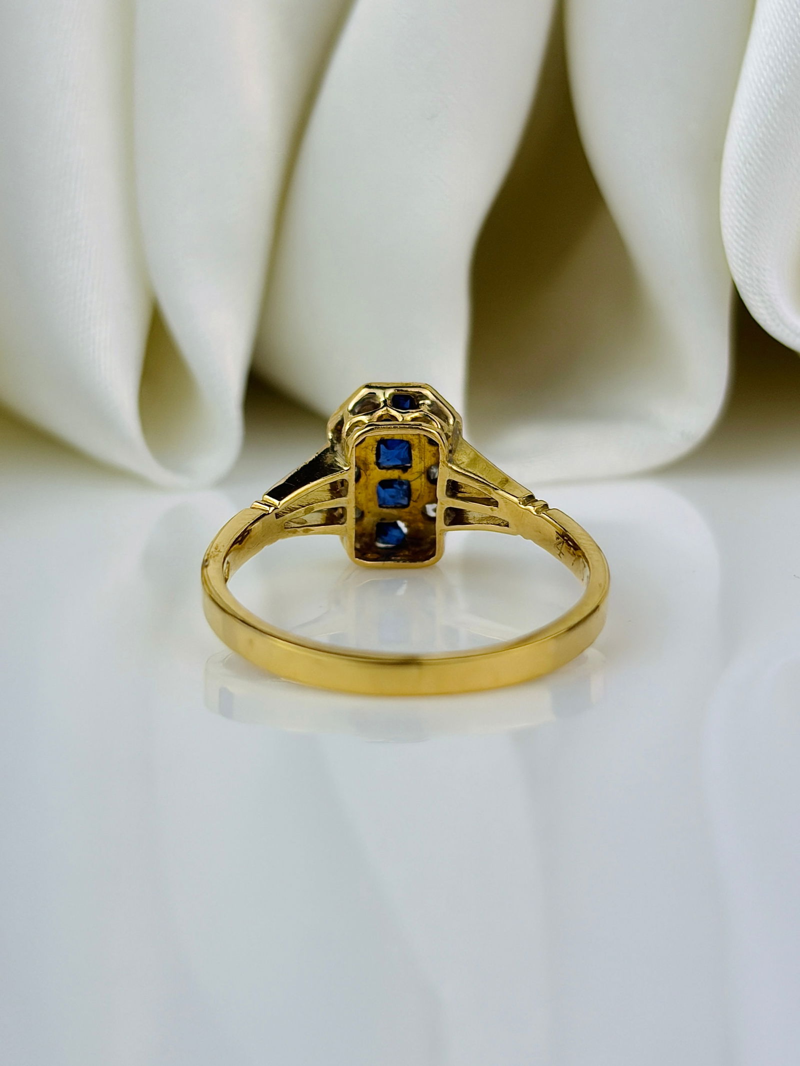 Art Deco Era Antique Sapphire and Diamond Panel Ring in 18ct Gold and Platinum - 3