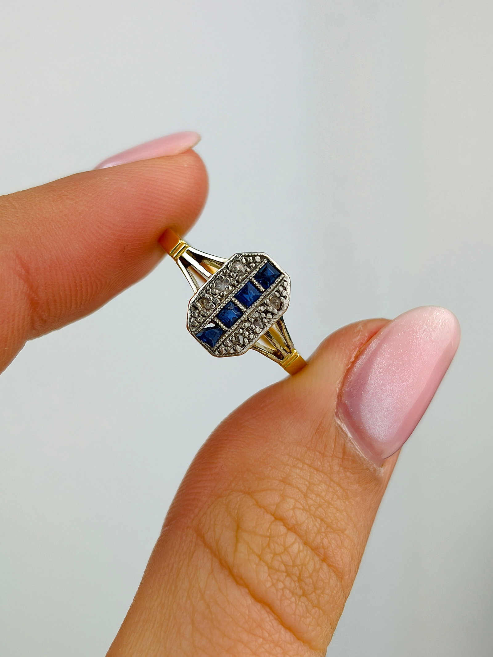 Art Deco Era Antique Sapphire and Diamond Panel Ring in 18ct Gold and Platinum - 5
