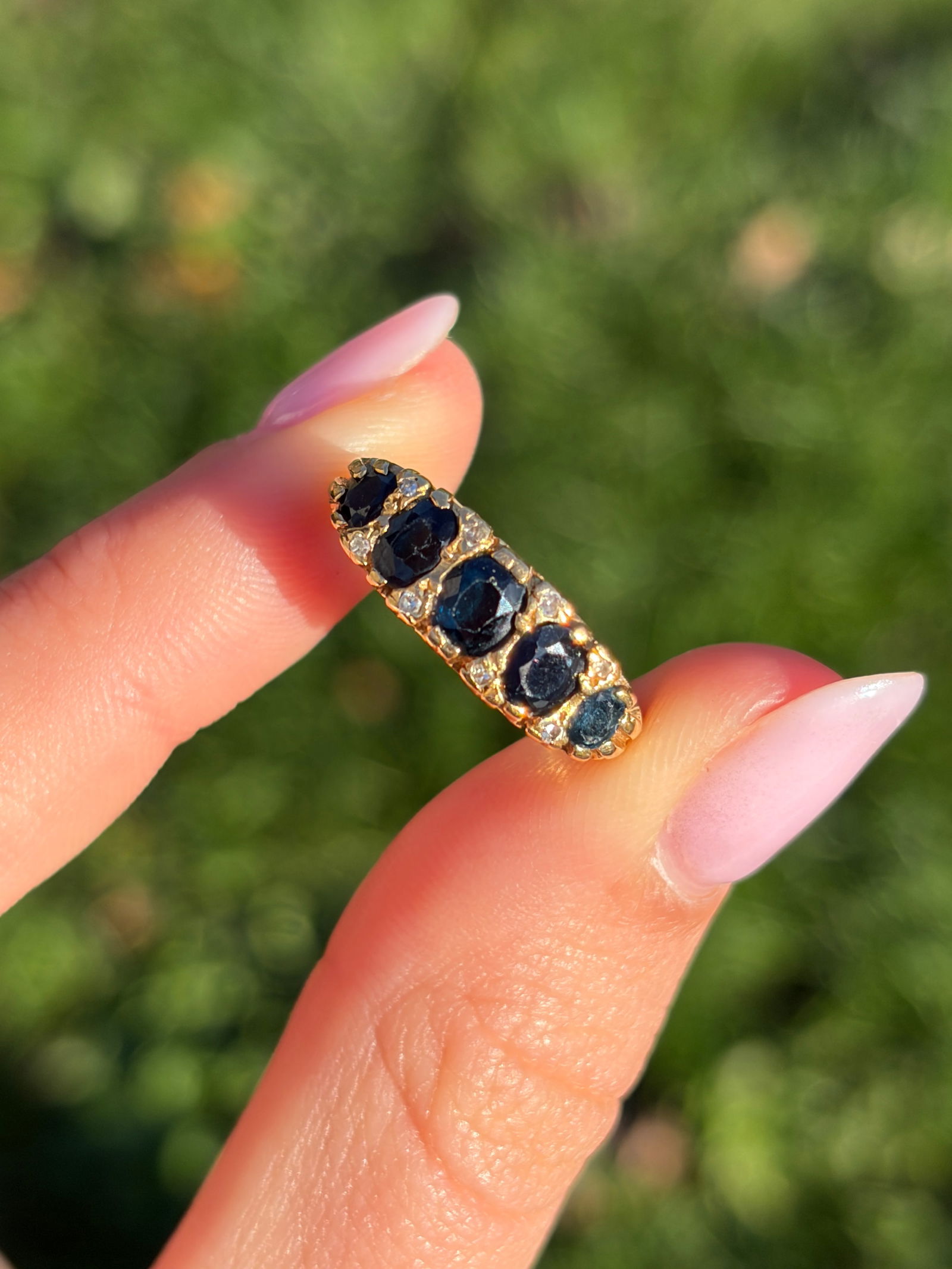 vintage 18ct yellow gold sapphire and diamond 5 stone ring - 4