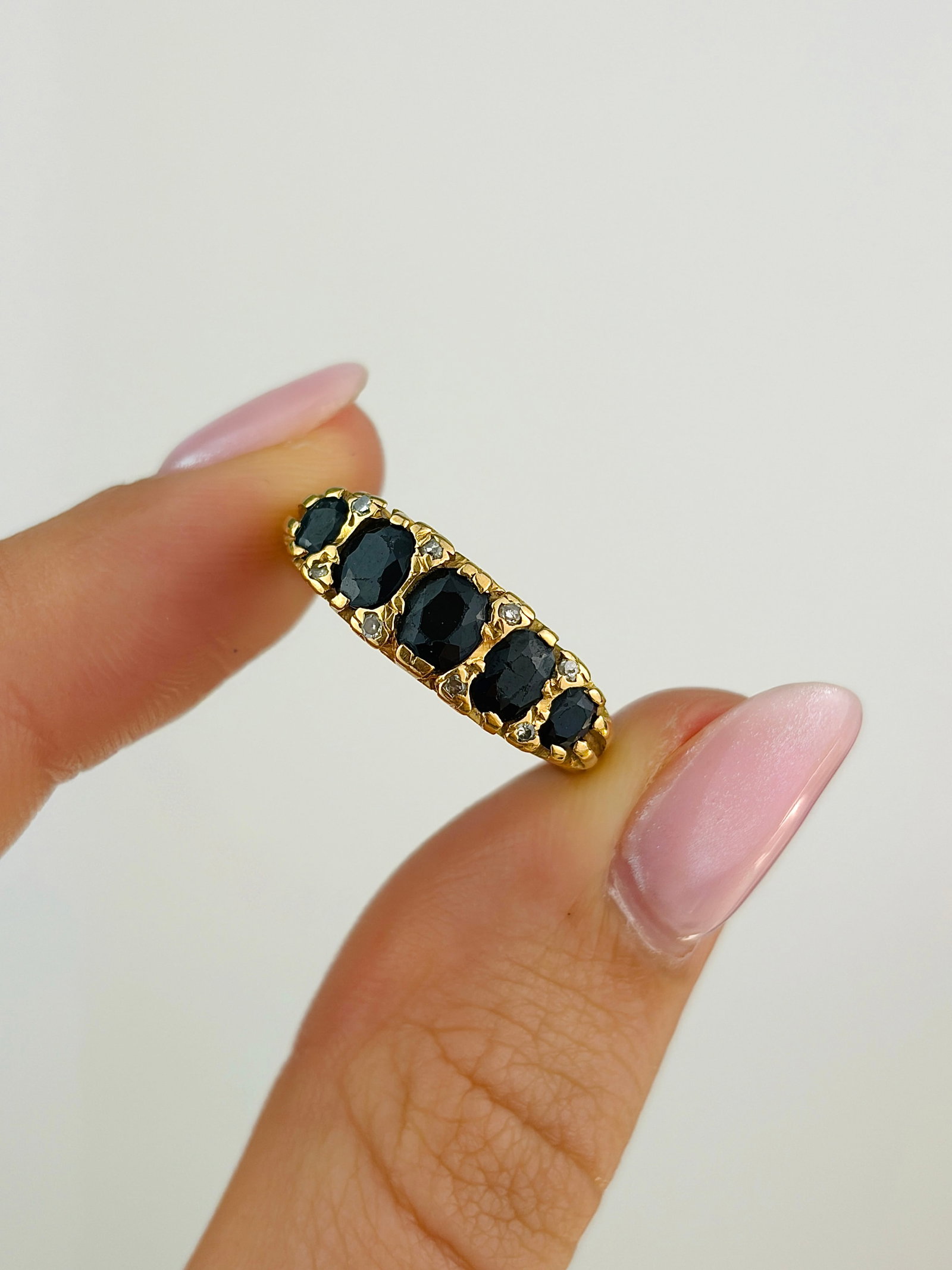 vintage 18ct yellow gold sapphire and diamond 5 stone ring - 8