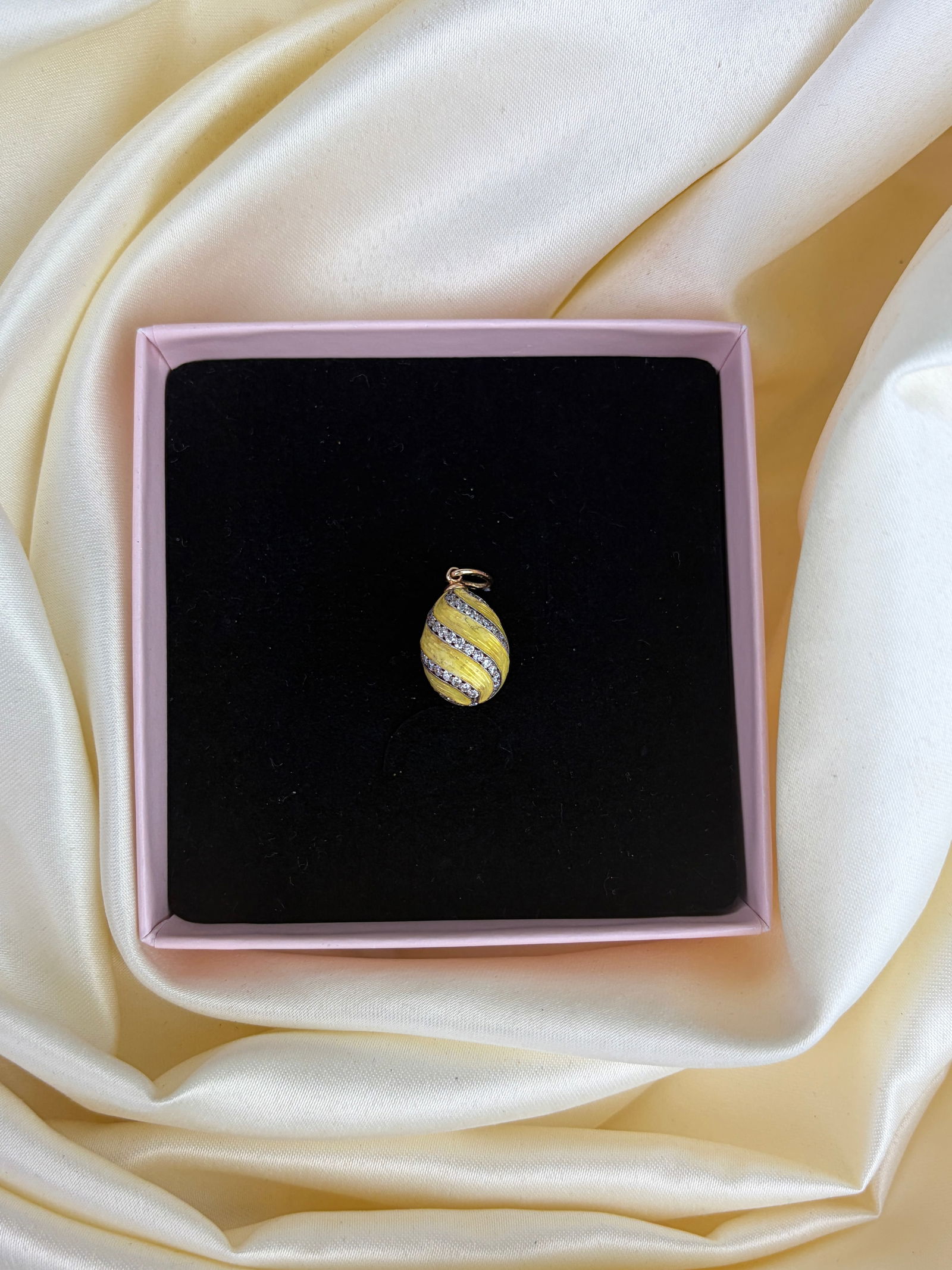 Antique Enamel White Stone and 14ct Gold Egg Pendant - 6