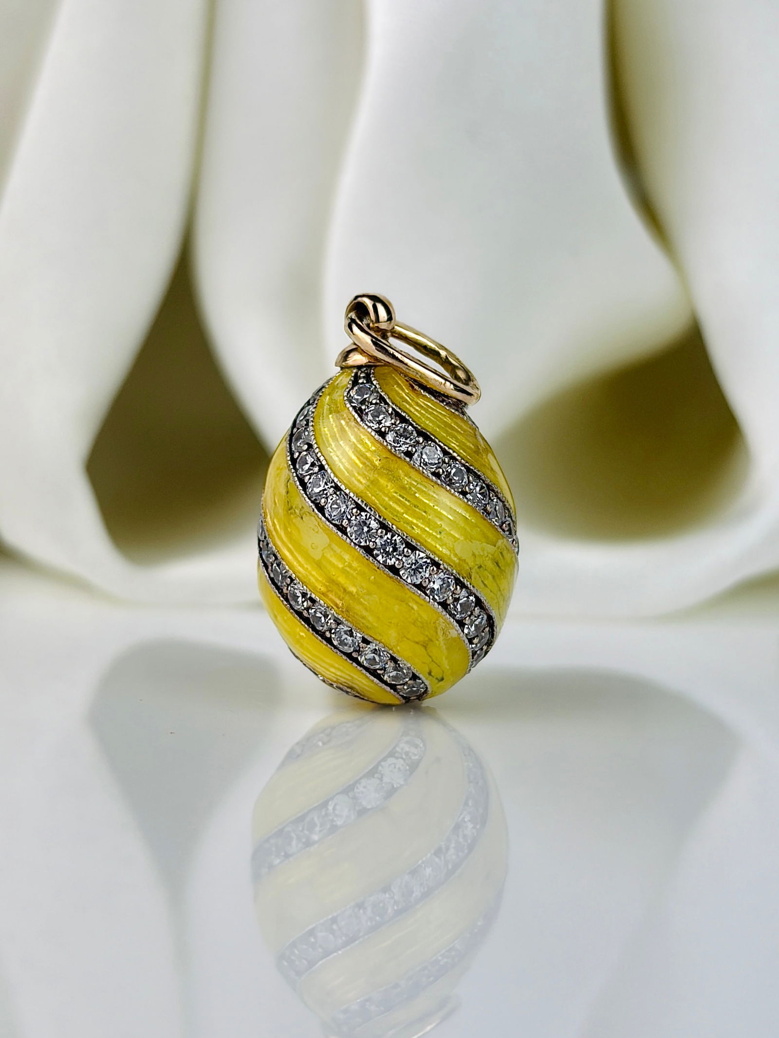 Antique Enamel White Stone and 14ct Gold Egg Pendant - 7