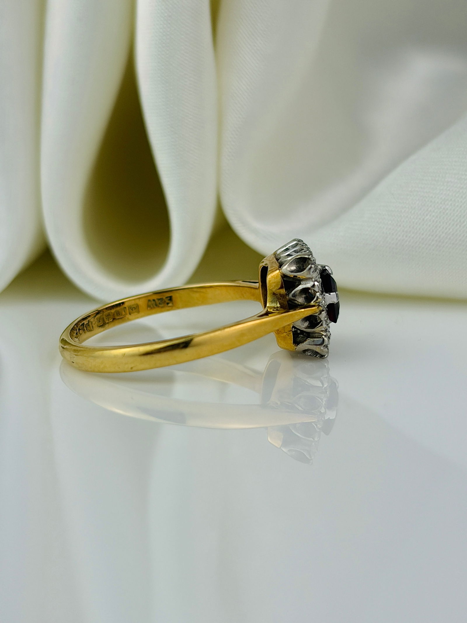 vintage 18ct yellow gold and platinum diamond and garnet square ring - 2