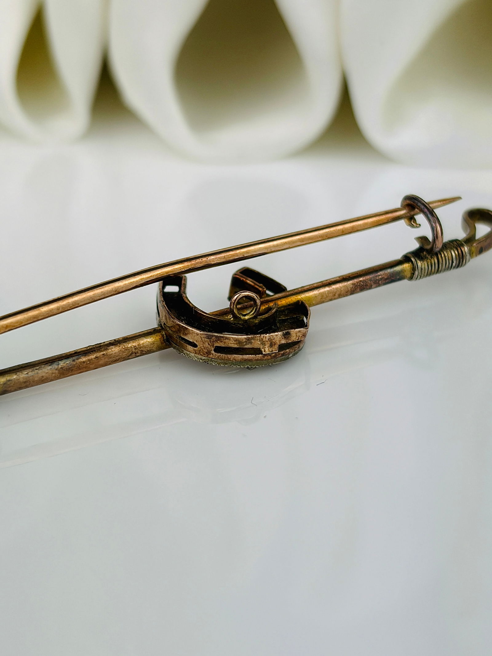 Antique Gold Diamond Horseshoe Brooch in Green Velvet Box - 7