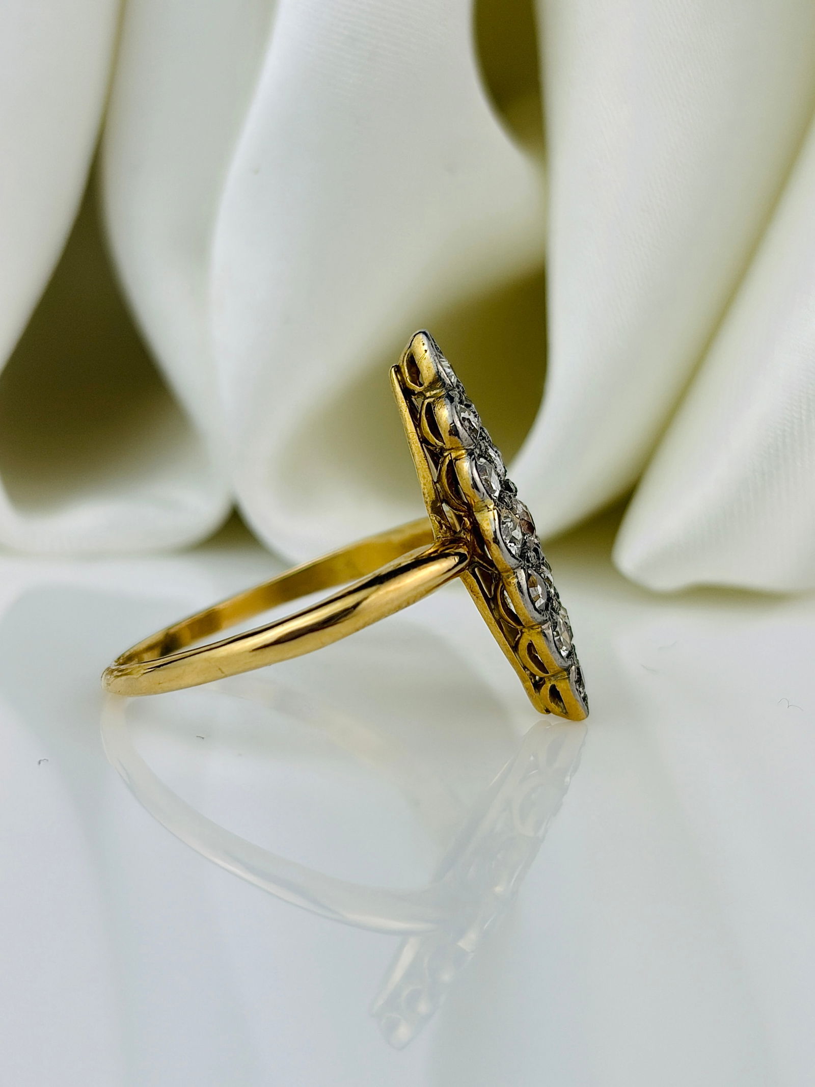 Art Deco Marquise Diamond and 18 Carat Gold Ring - 2