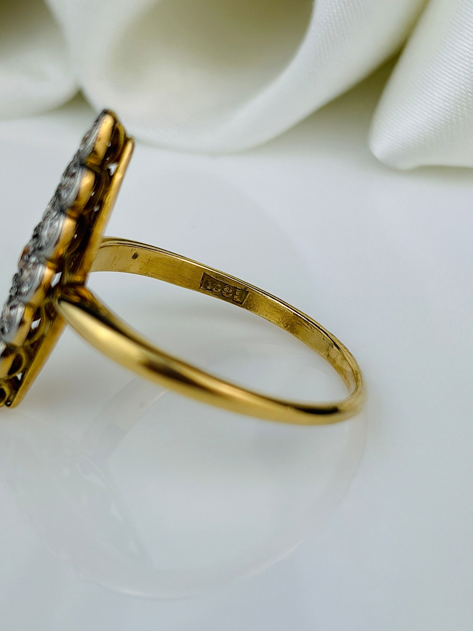 Art Deco Marquise Diamond and 18 Carat Gold Ring - 4