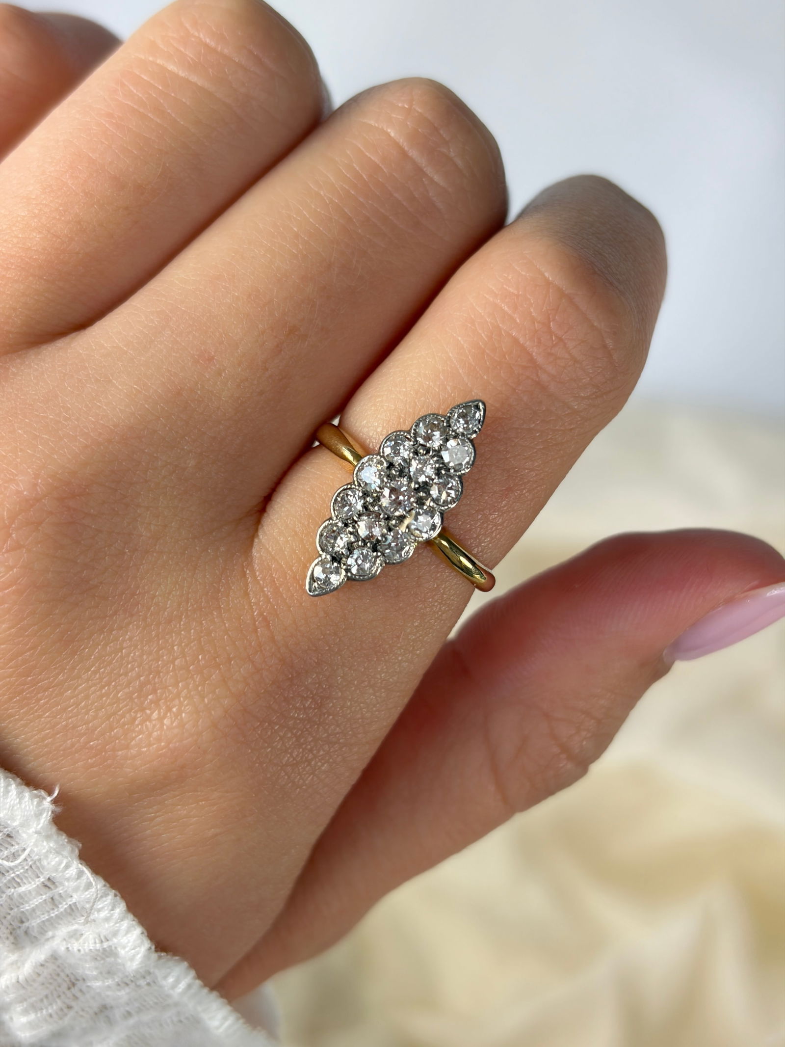 Art Deco Marquise Diamond and 18 Carat Gold Ring - 9