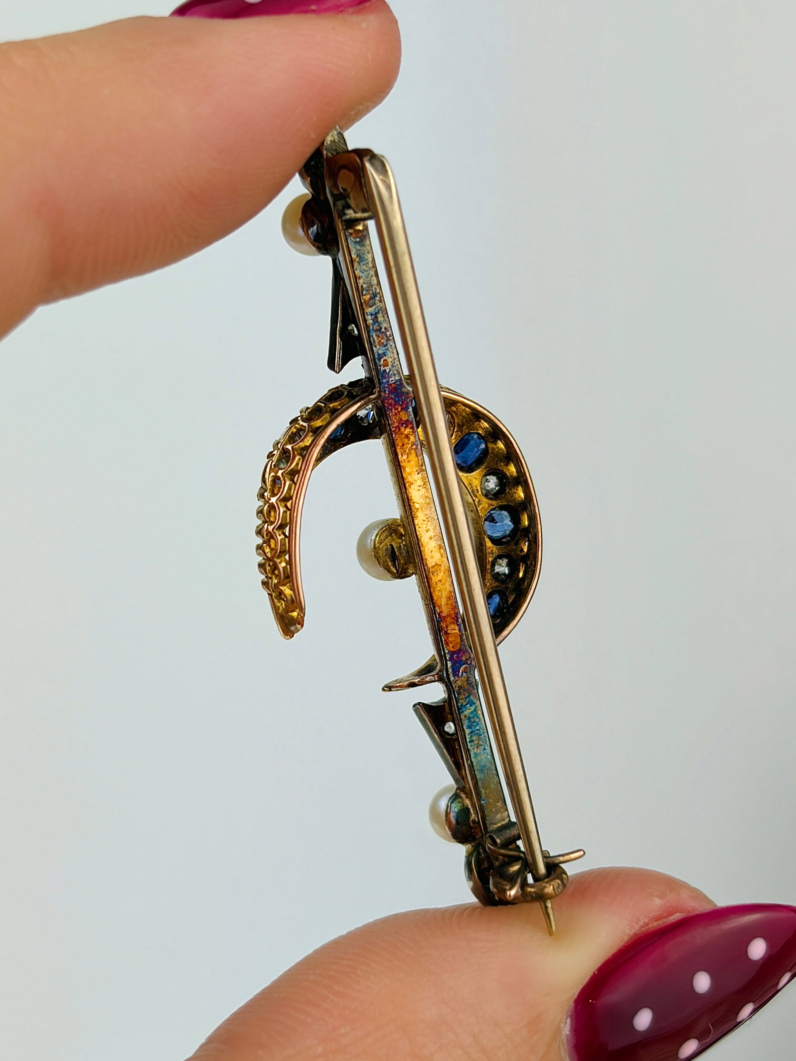 wonderful antique sapphire and diamond crescent brooch in gold with pearl and diamonds ends - 3