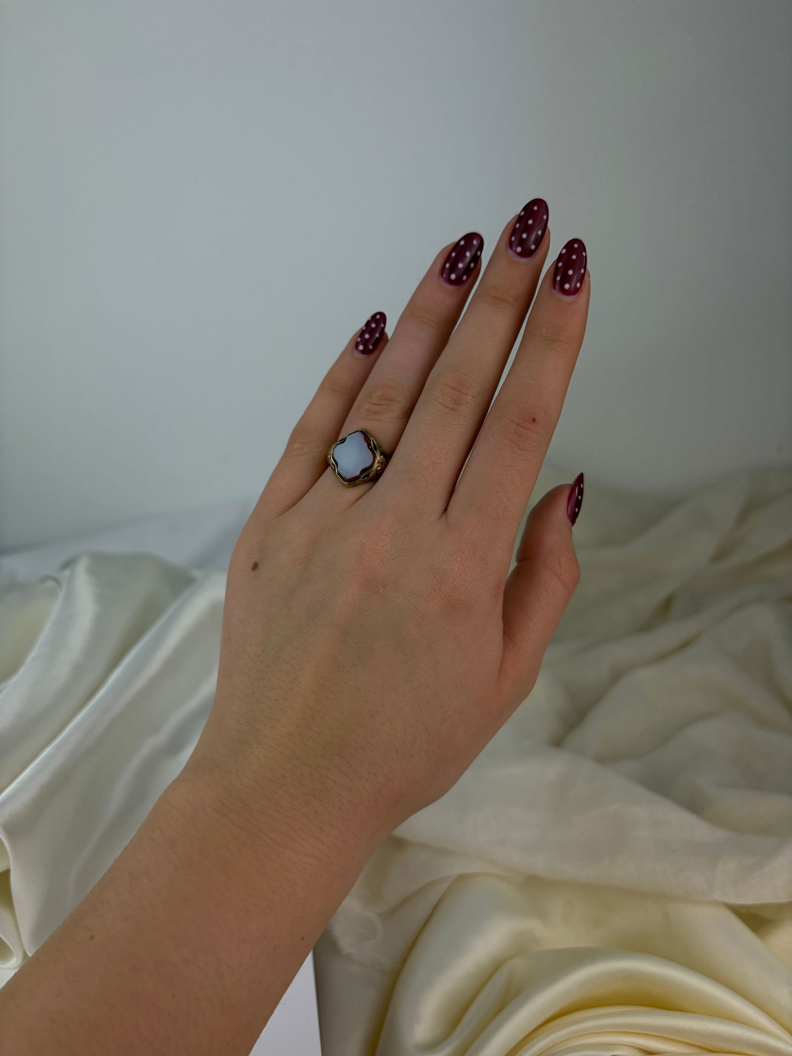 antique gold sardonyx signet style ring - 7