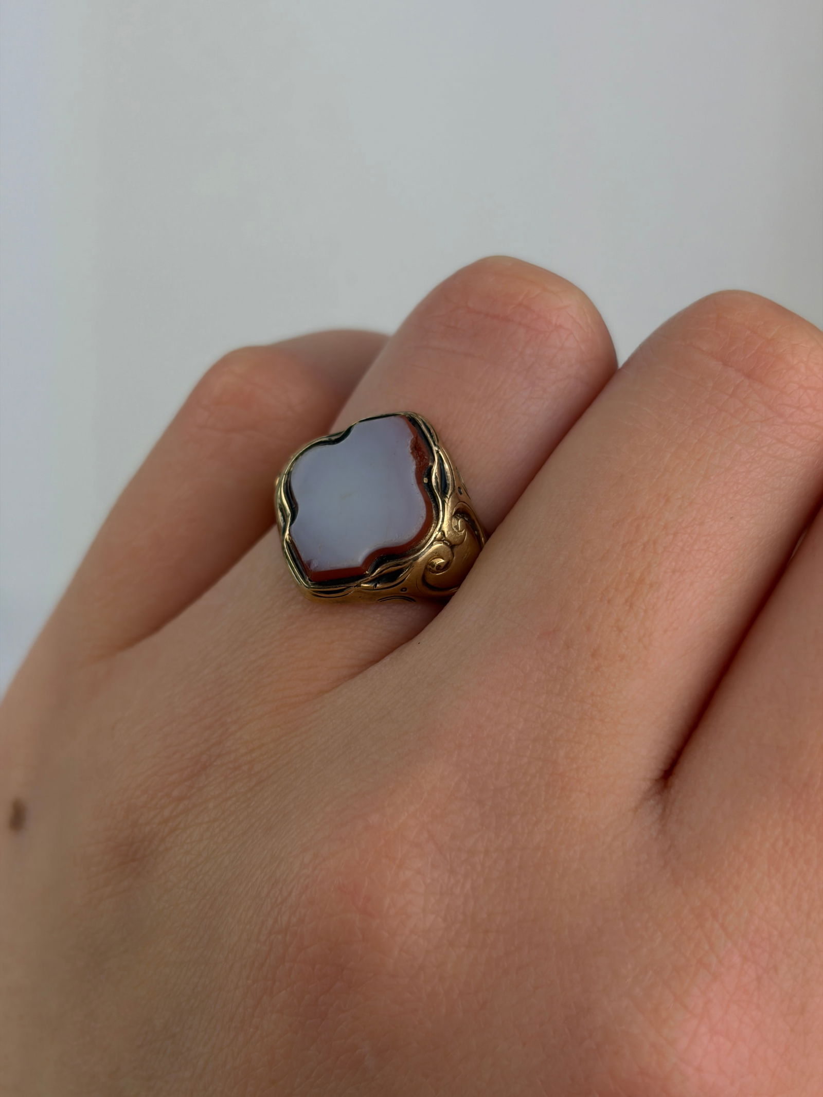 antique gold sardonyx signet style ring - 8