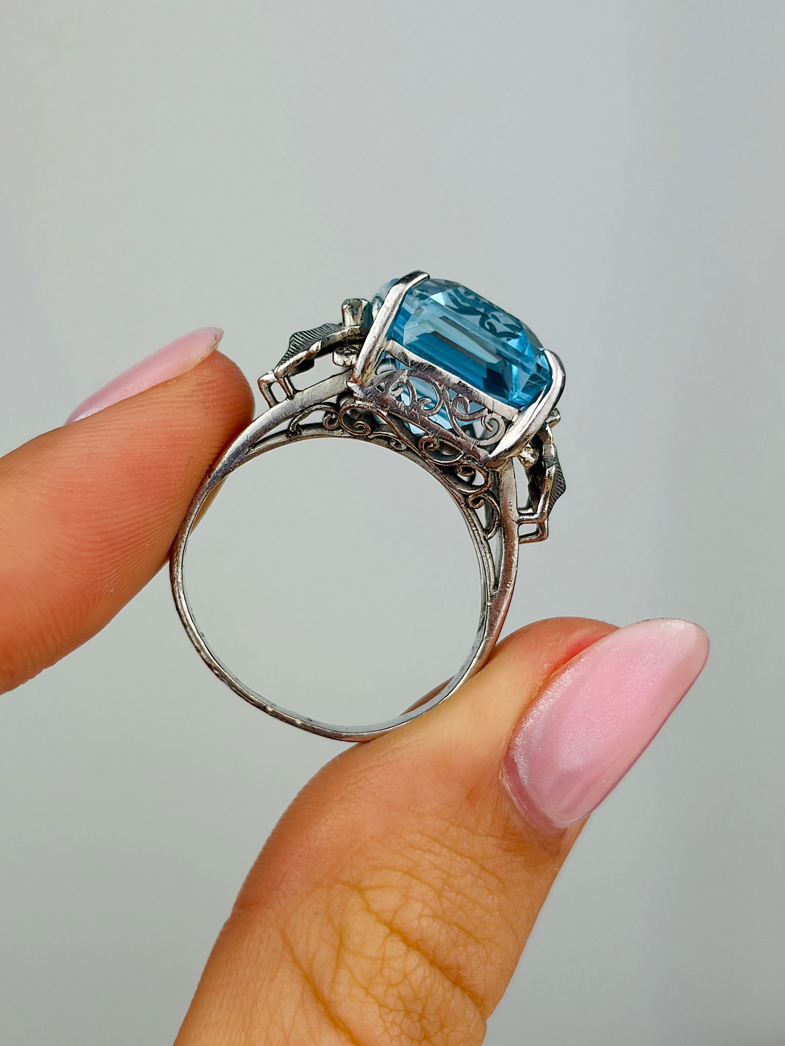 Giant Vintage Blue Topaz and Diamond 18 Carat White Gold Ring - 6
