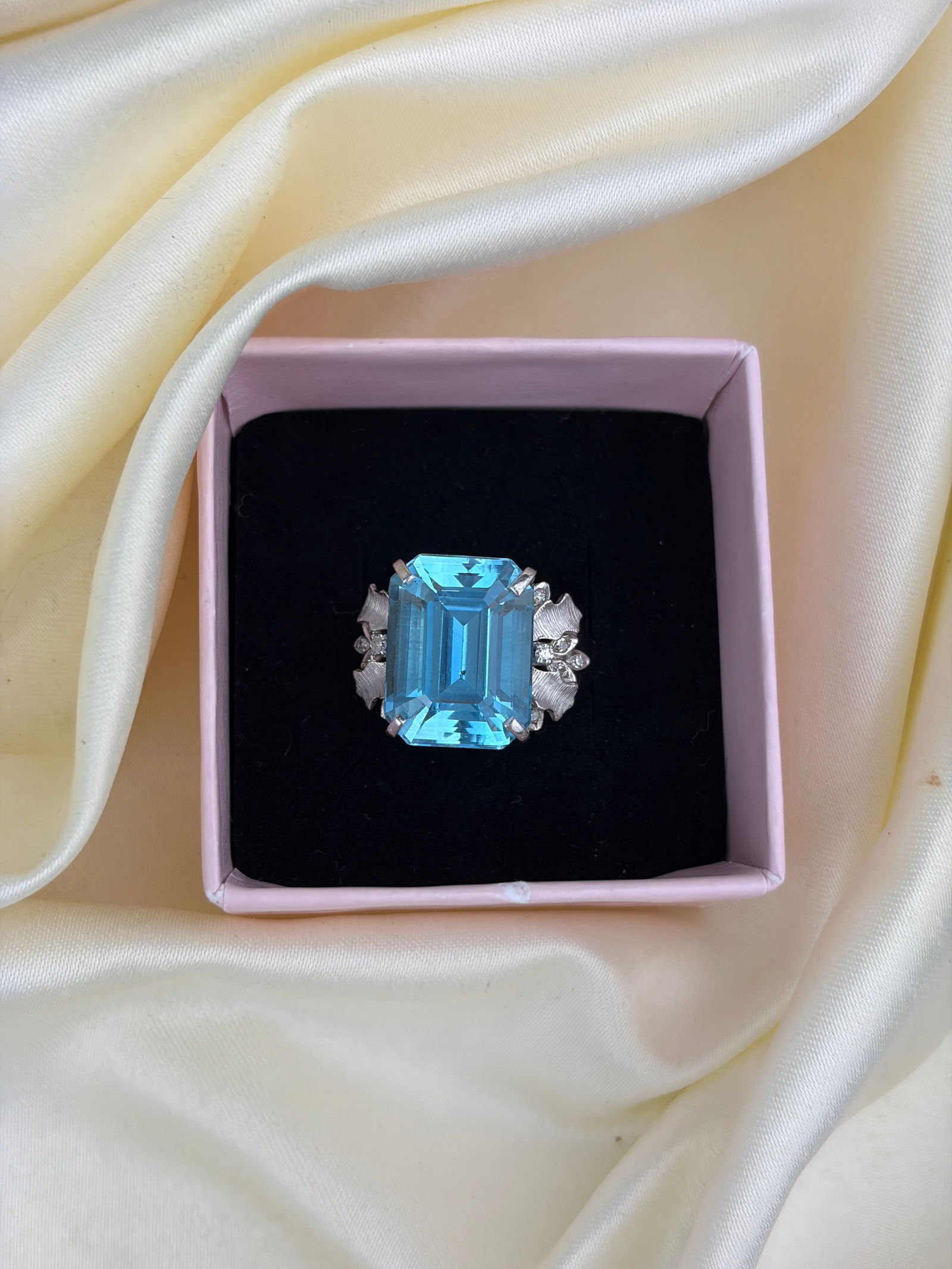 Giant Vintage Blue Topaz and Diamond 18 Carat White Gold Ring - 7
