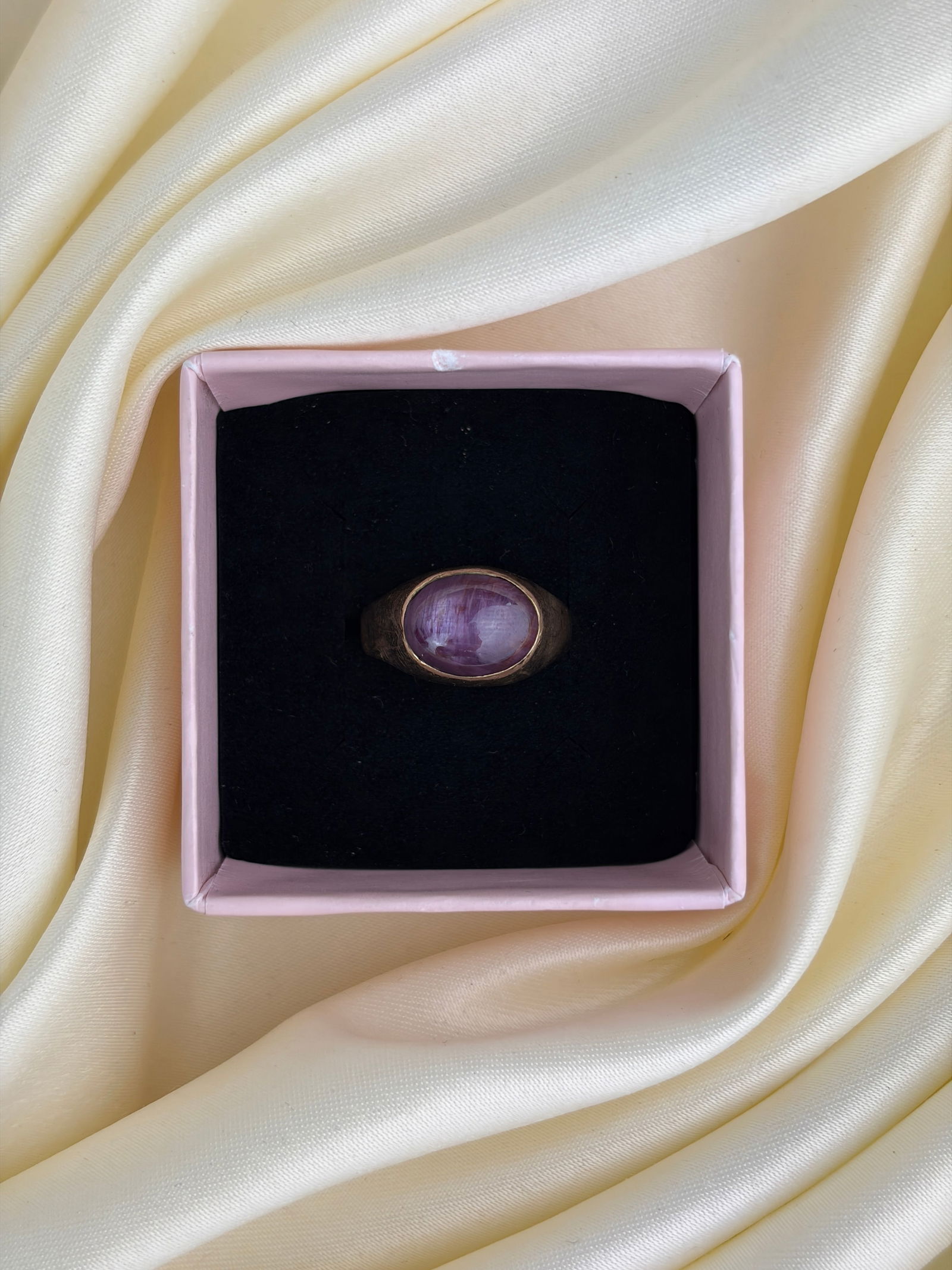 Chunky Vintage 9ct Gold Star Ruby Signet Style Ring - 7