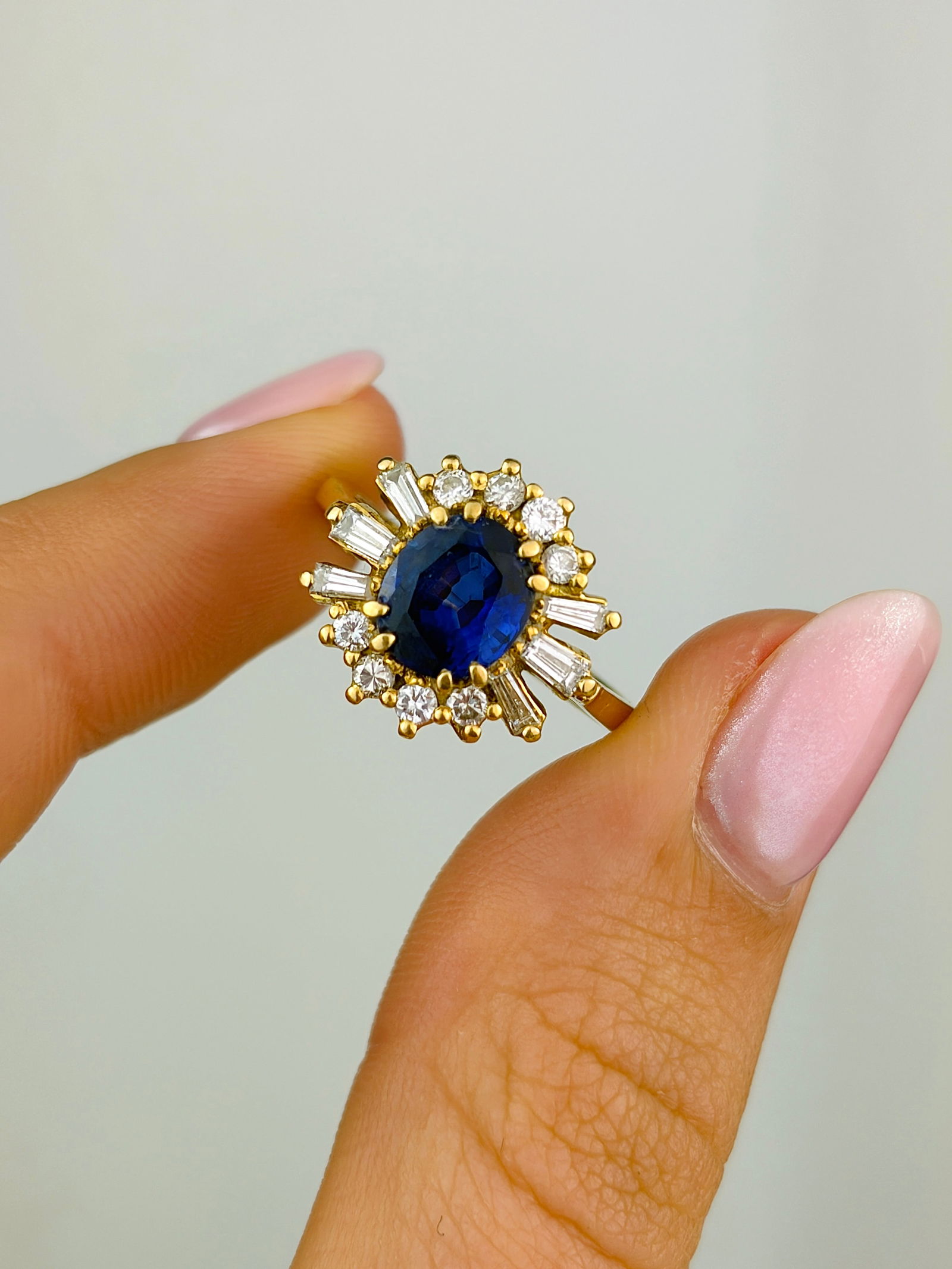 Incredible Certified Natural 1.25ct Sapphire and Diamond 18 Carat Gold Cluster Ring - 5