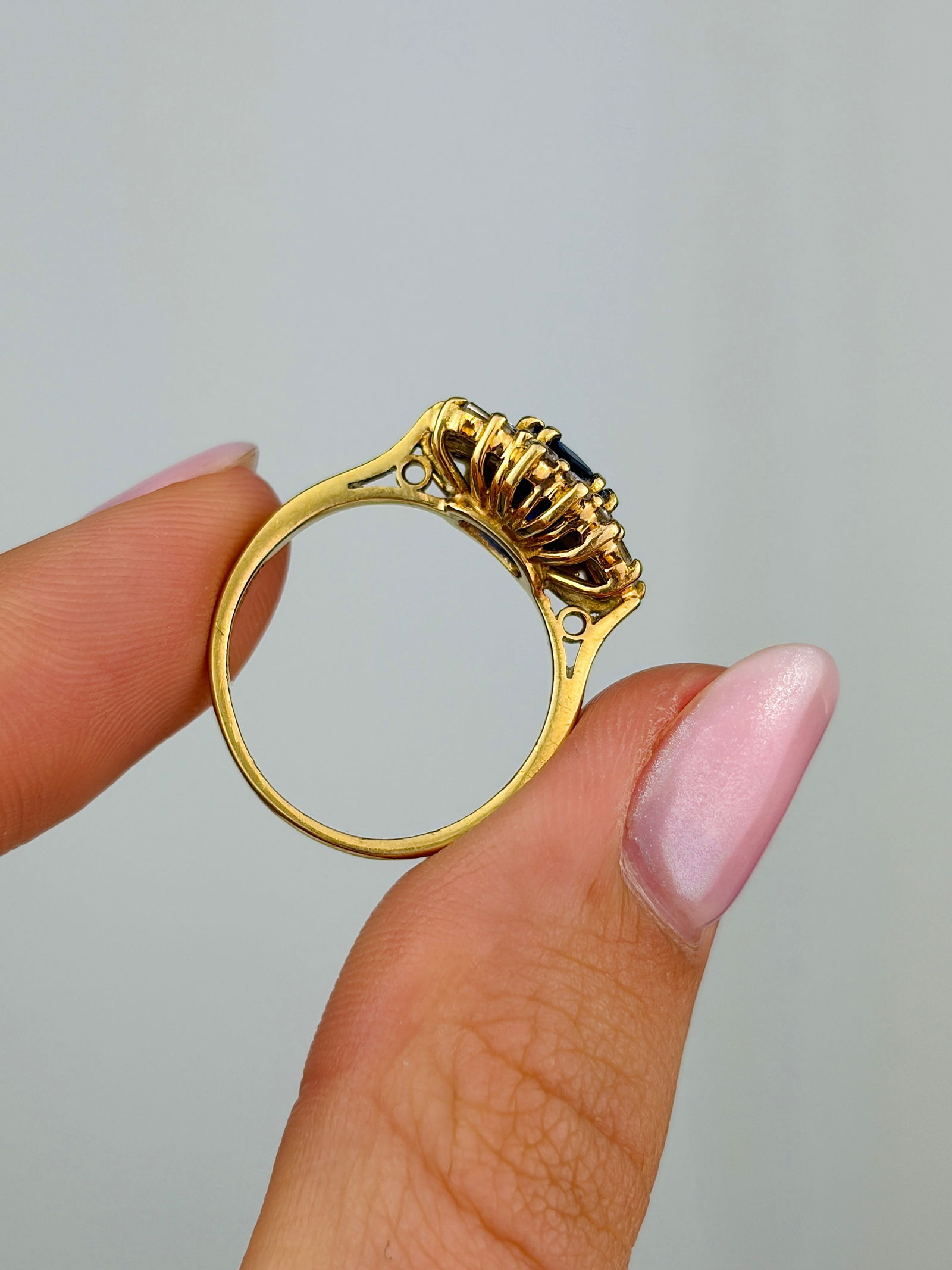 Incredible Certified Natural 1.25ct Sapphire and Diamond 18 Carat Gold Cluster Ring - 6