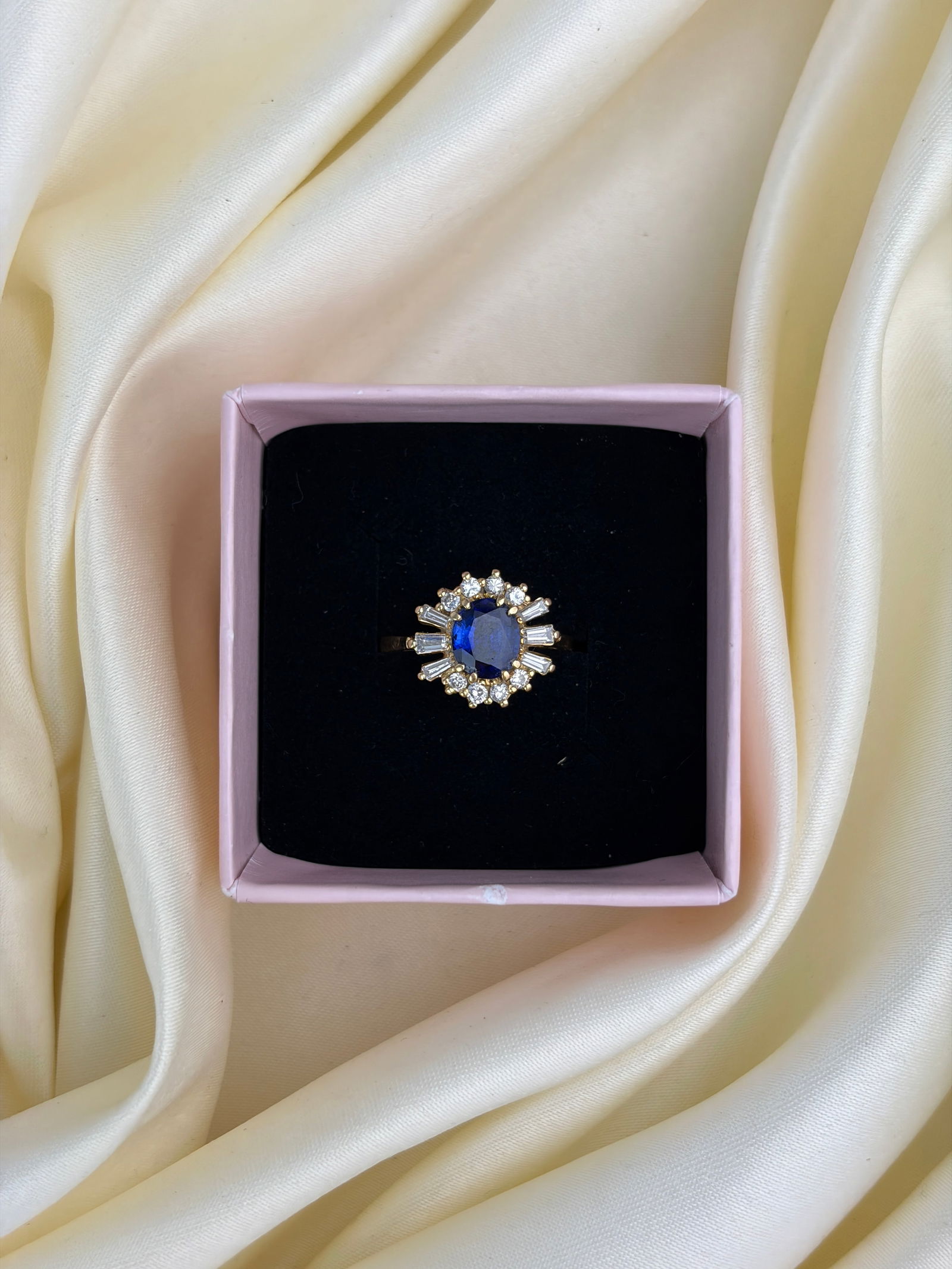 Incredible Certified Natural 1.25ct Sapphire and Diamond 18 Carat Gold Cluster Ring - 7