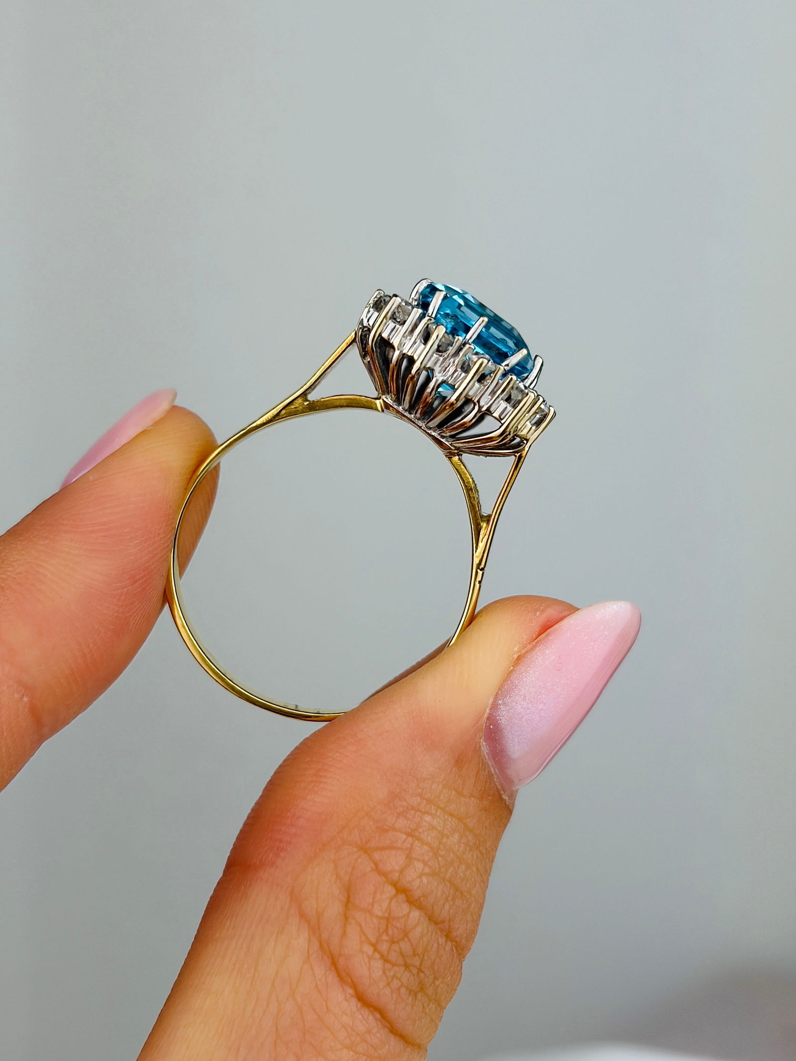 Vintage Aquamarine and Diamond 18ct Gold and Platinum Cluster Ring - 6