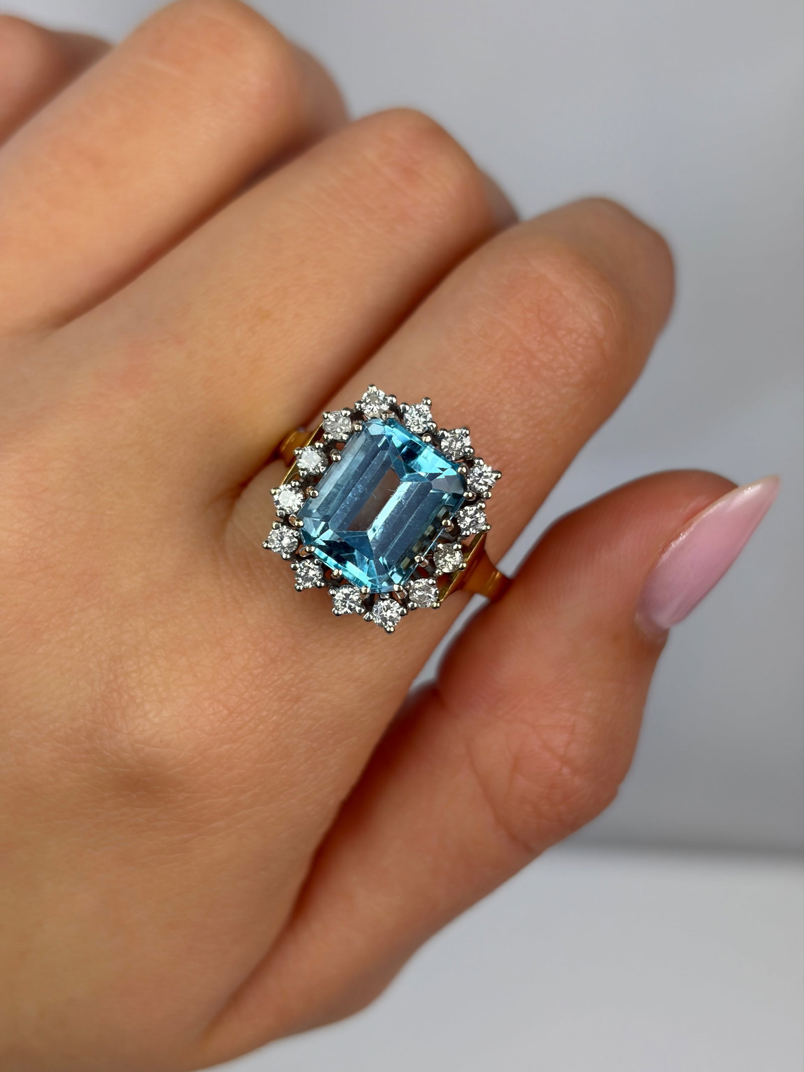 Vintage Aquamarine and Diamond 18ct Gold and Platinum Cluster Ring - 9