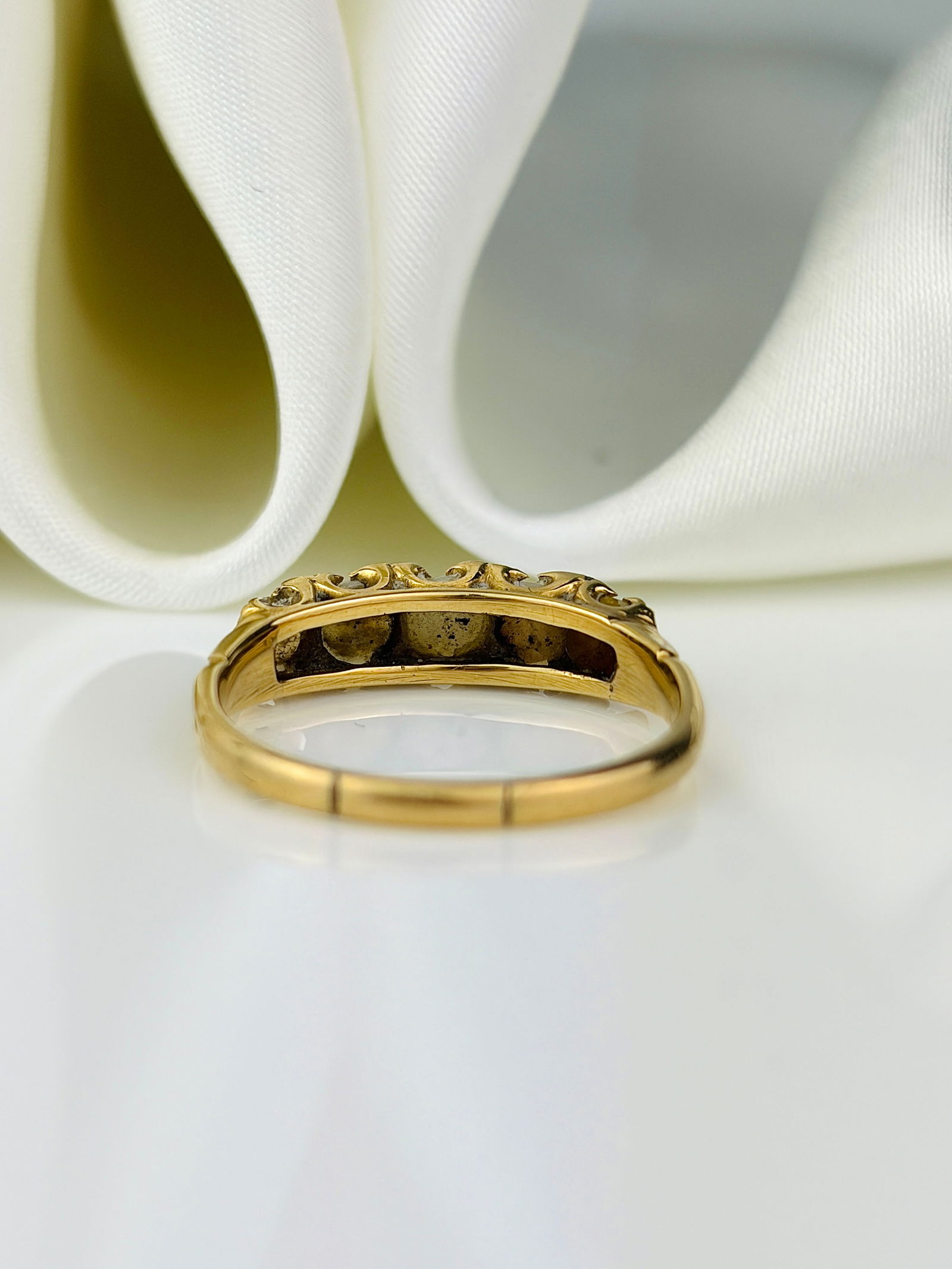 antique 18ct yellow gold pearl and diamond 5 stone ring - 3