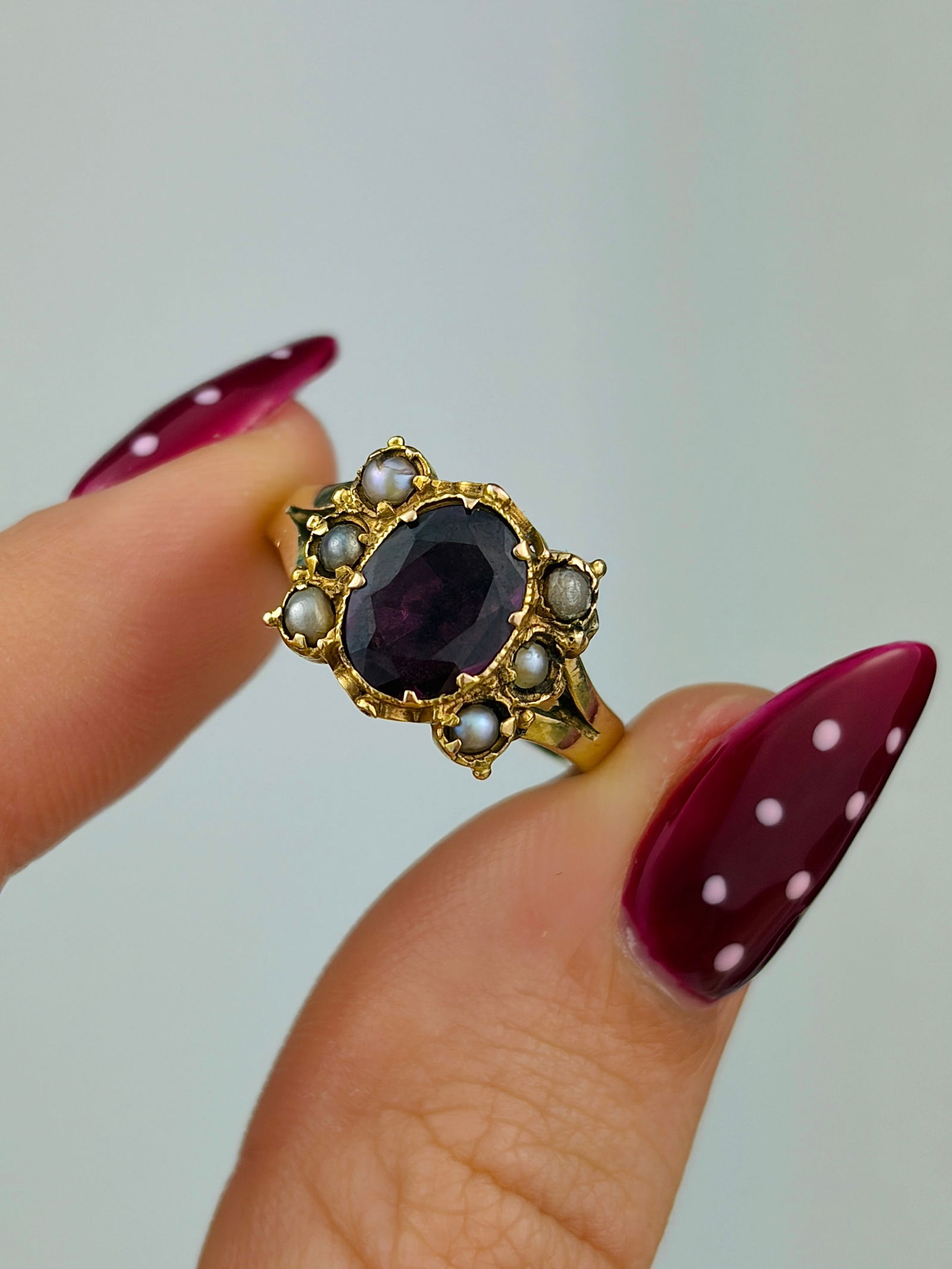 chunky antique 9ct gold flat cut garnet and pearl ring - 5