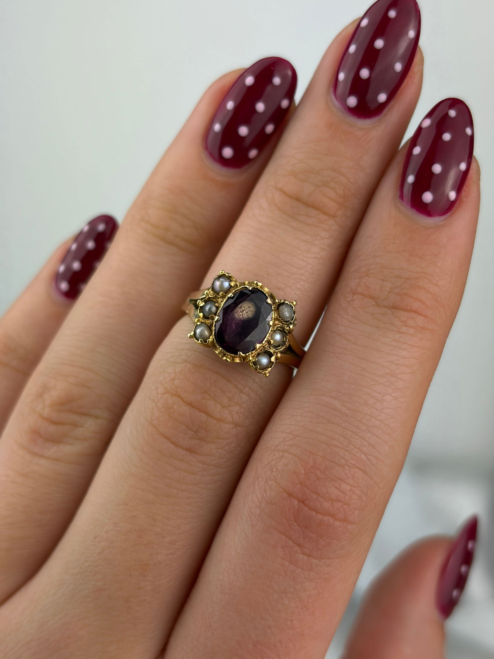 chunky antique 9ct gold flat cut garnet and pearl ring - 8