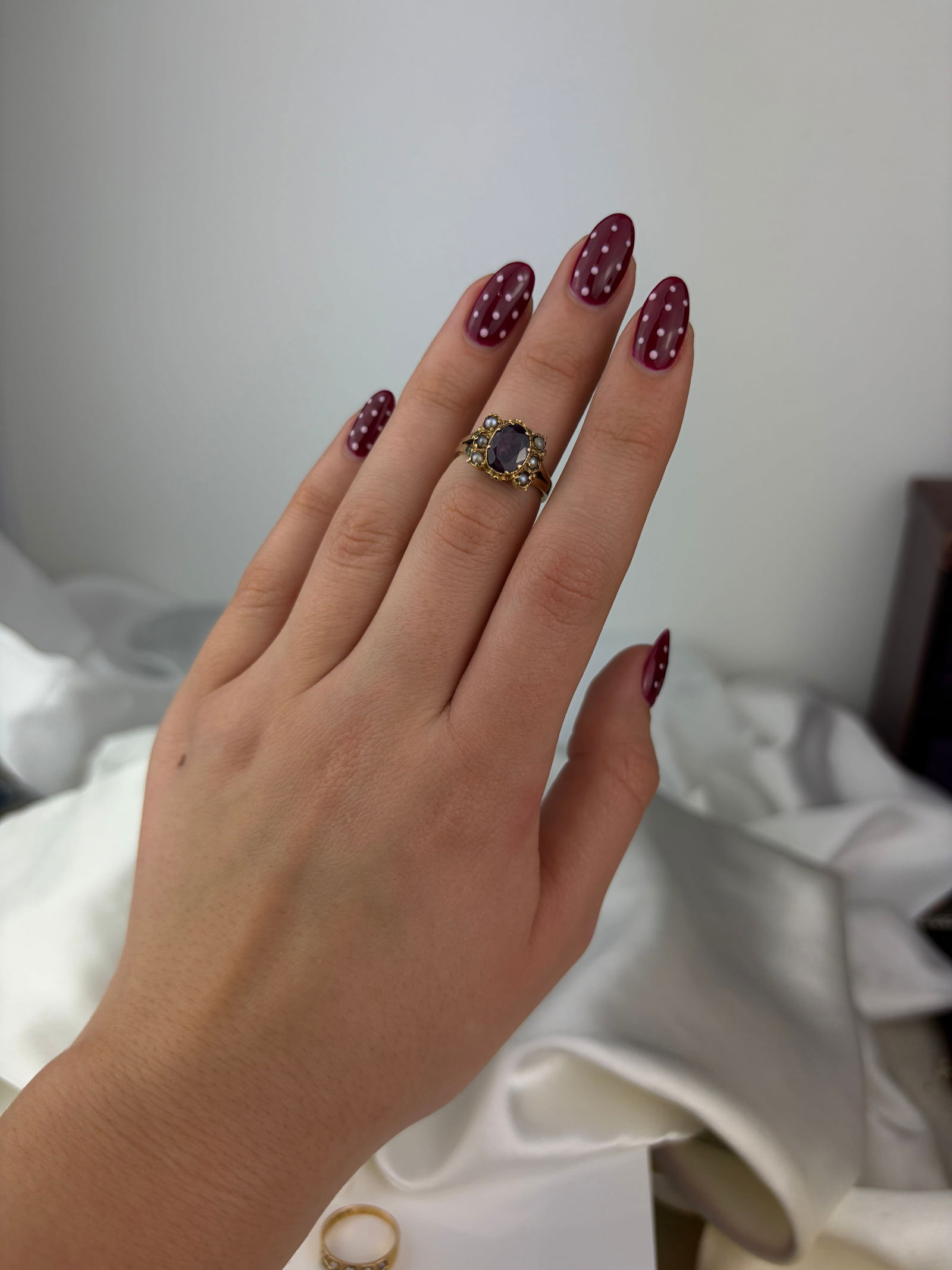 chunky antique 9ct gold flat cut garnet and pearl ring - 9