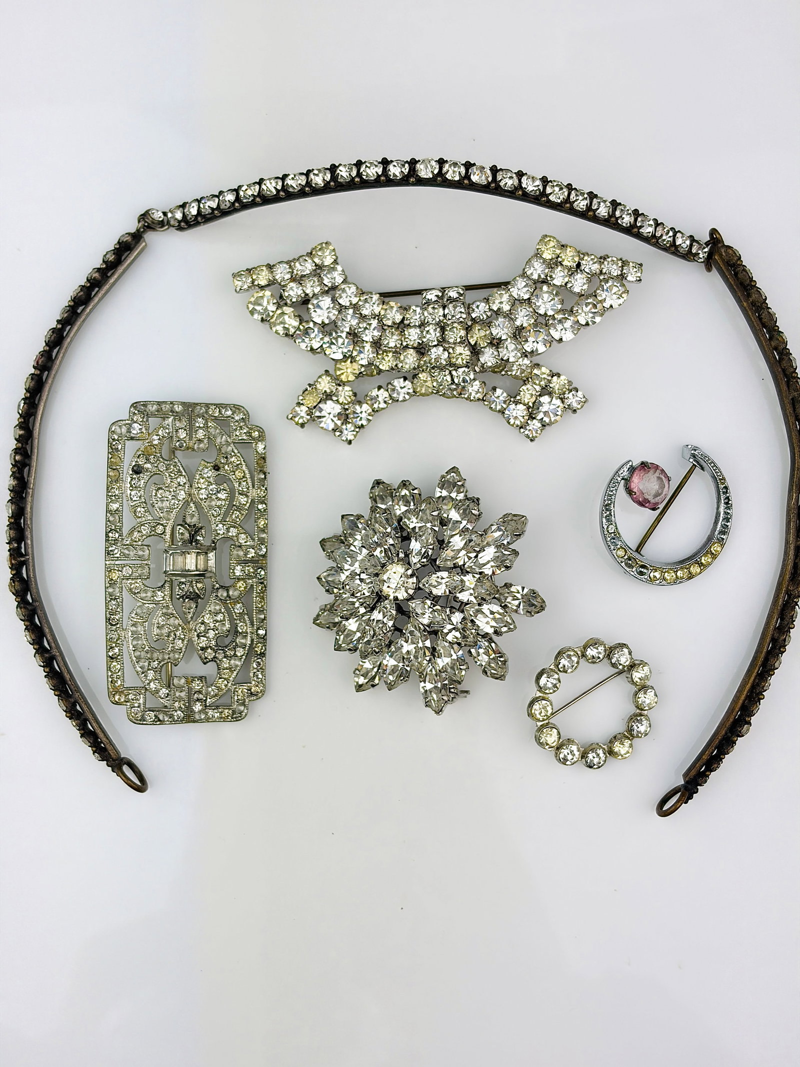 antique / vintage mixed lot paste jewellery inc crescent brooch and riviere necklace: antique / vintage mixed lot paste jewellery inc crescent brooch and riviere necklace combined weight approx 78g