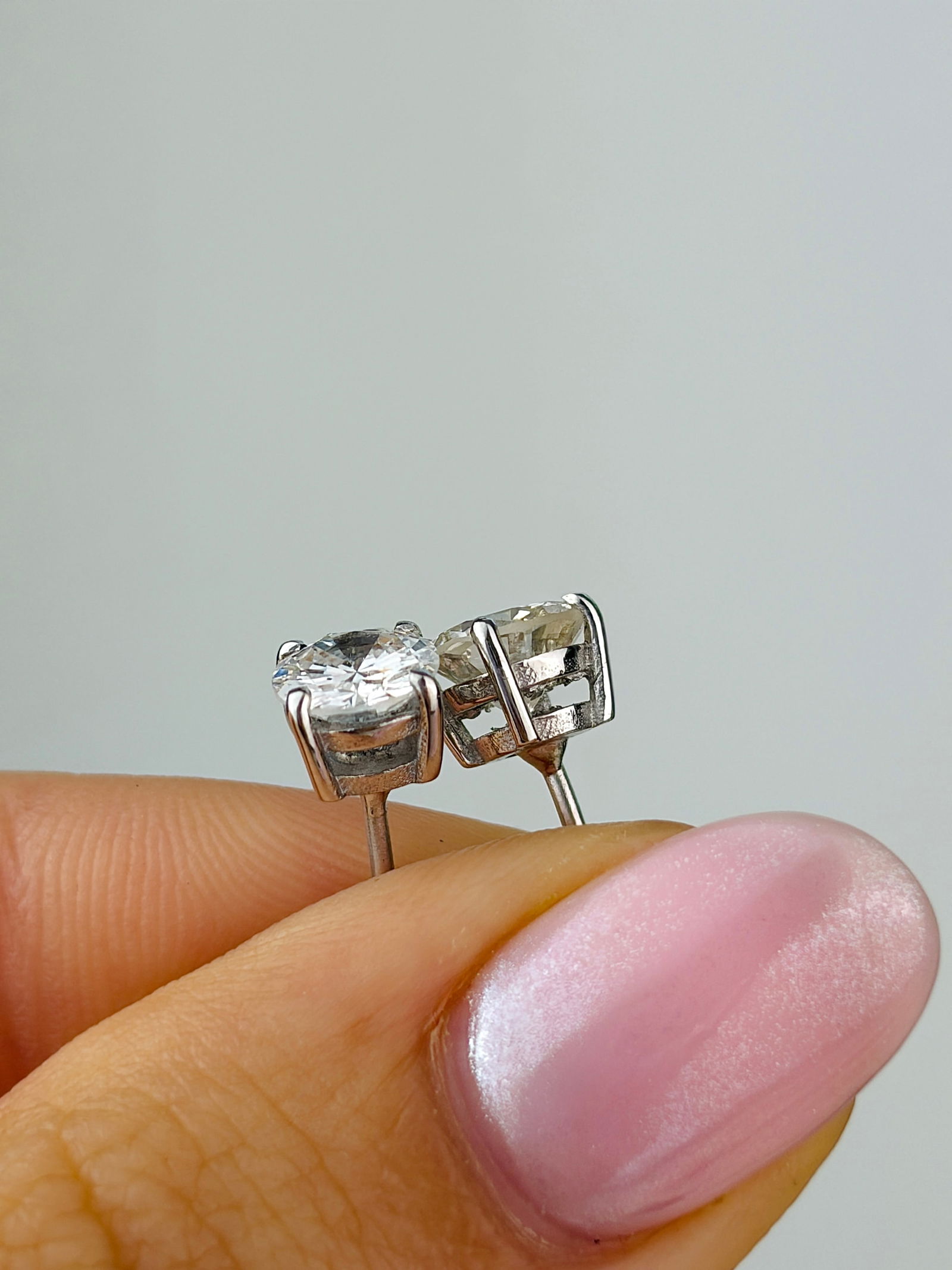 1.50cts Diamond and 18 Carat White Gold Stud Earrings - 2