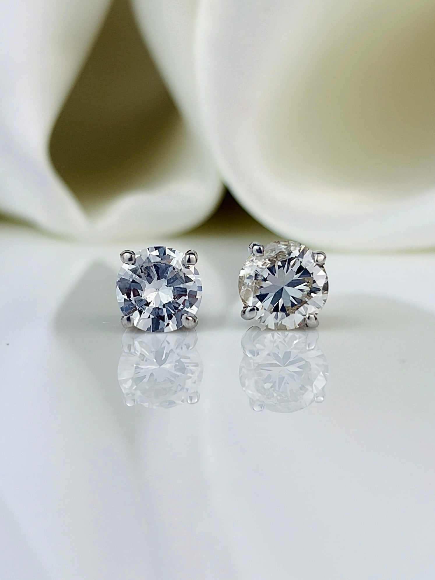 1.50cts Diamond and 18 Carat White Gold Stud Earrings - 5