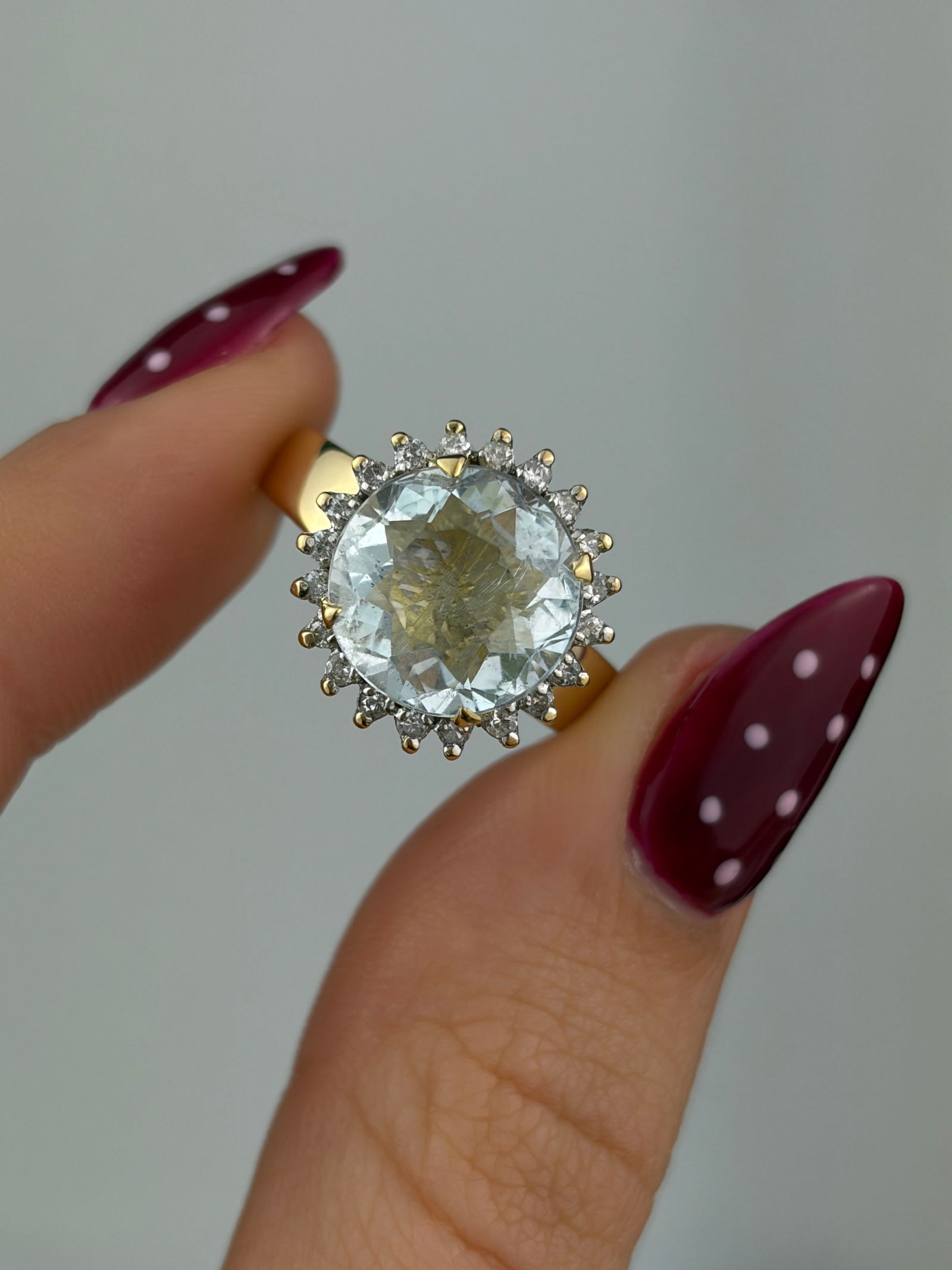 chunky 18ct yellow gold 4.18ct aquamarine and diamond ring - 5