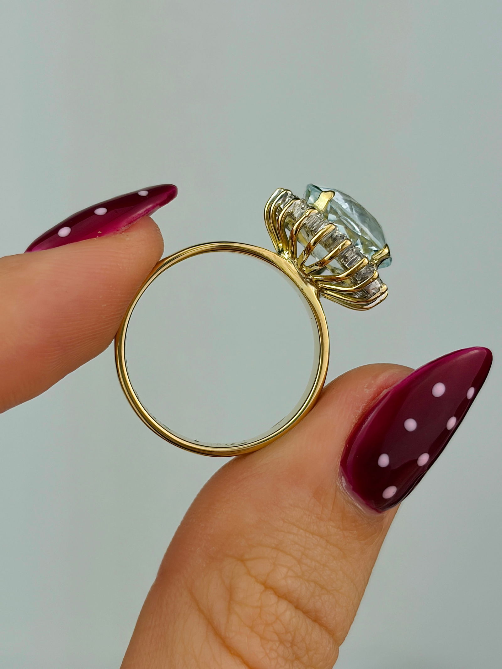 chunky 18ct yellow gold 4.18ct aquamarine and diamond ring - 6