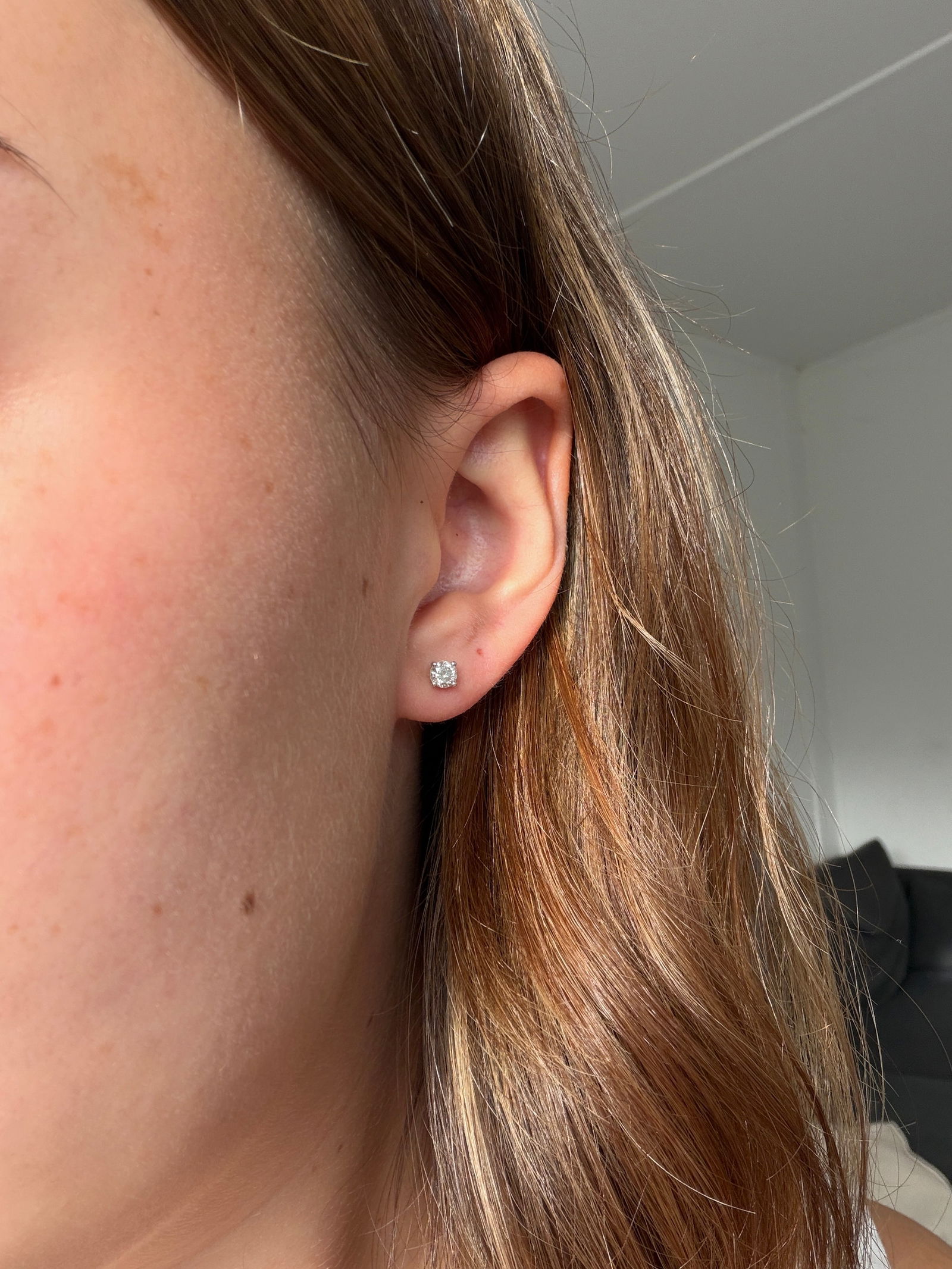 Classic Diamond and 18 Carat White Gold Stud Earrings - 7