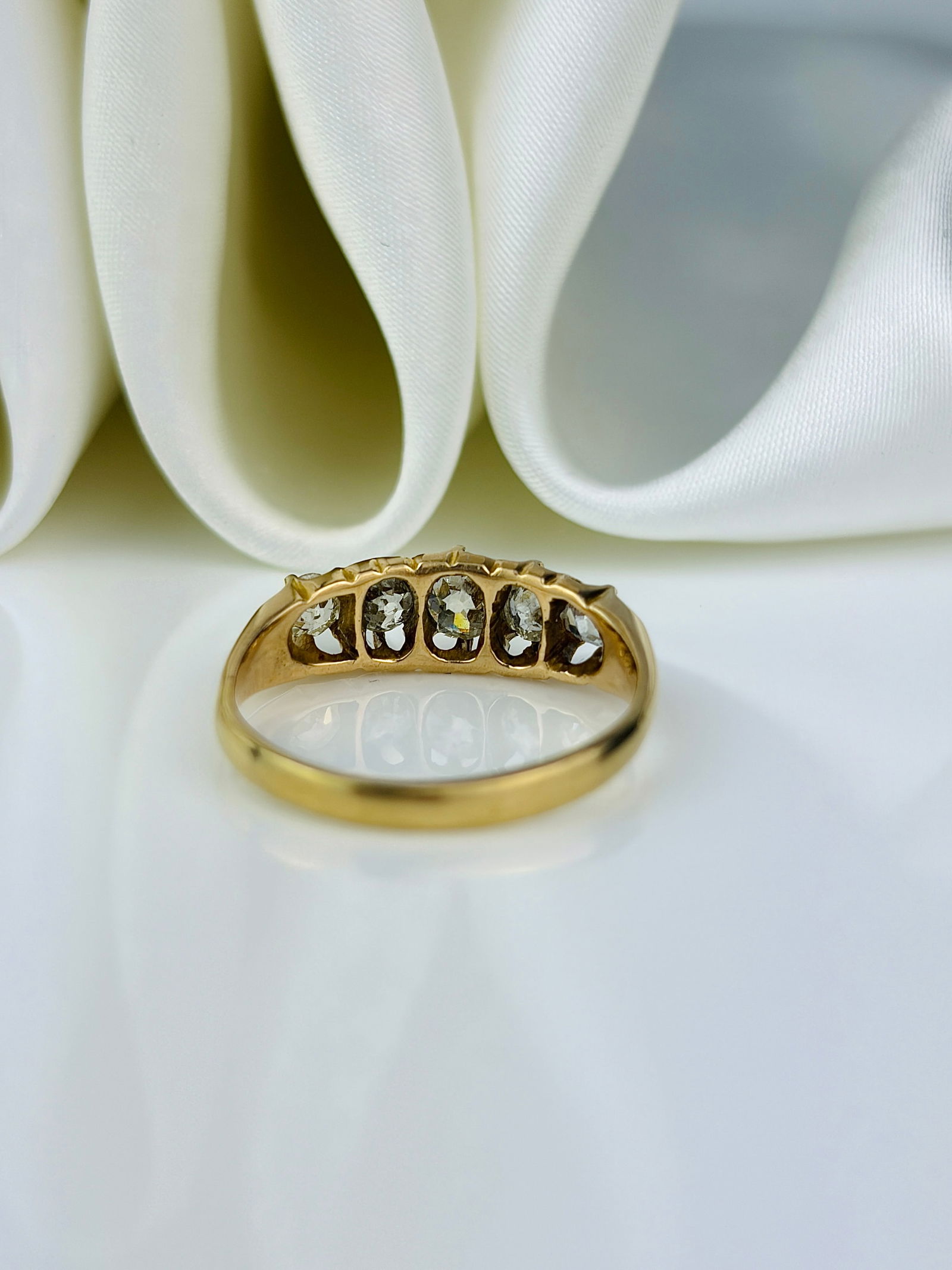 chunky 14ct yellow gold diamond 5 stone ring - 3