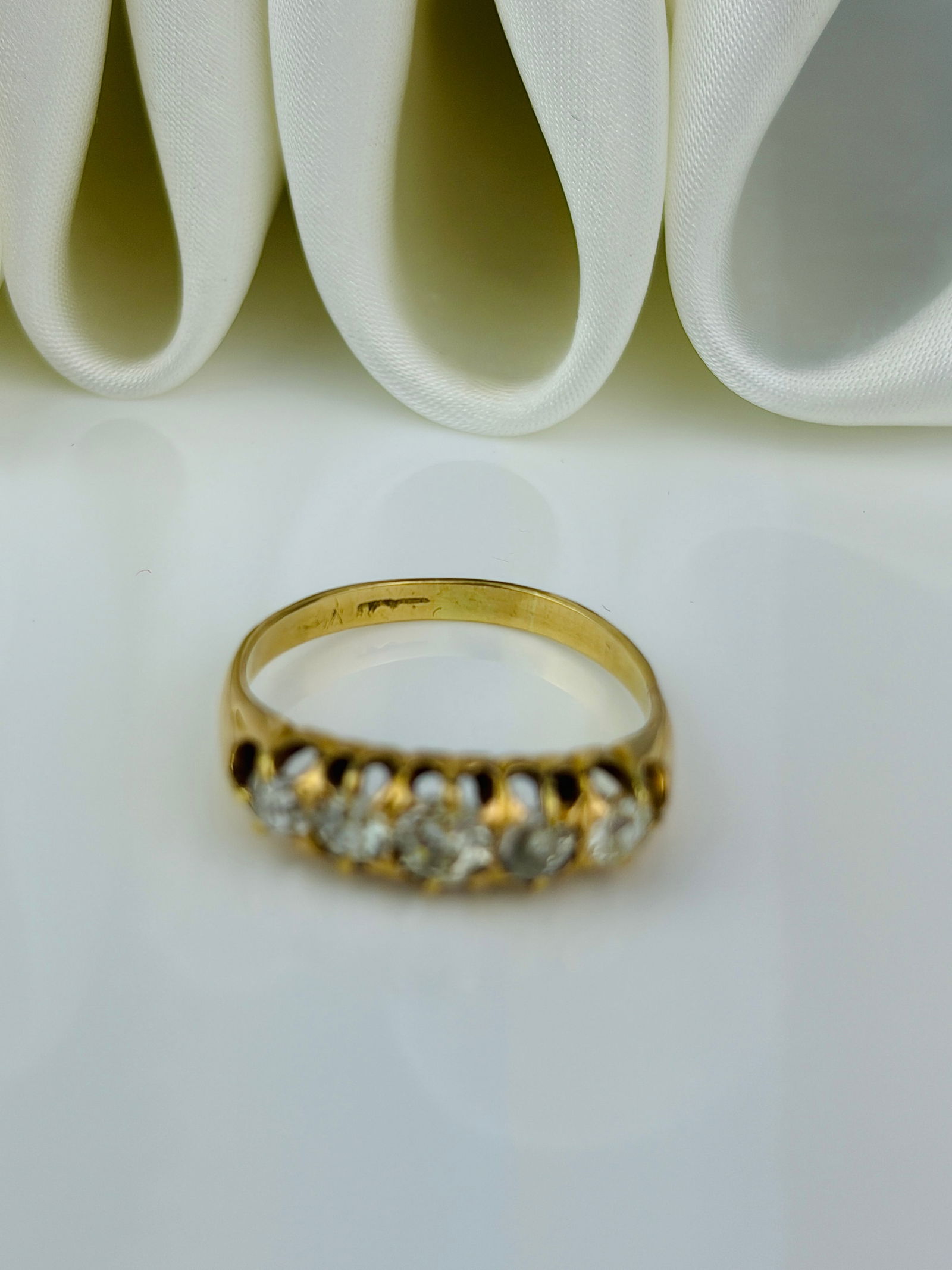 chunky 14ct yellow gold diamond 5 stone ring - 4