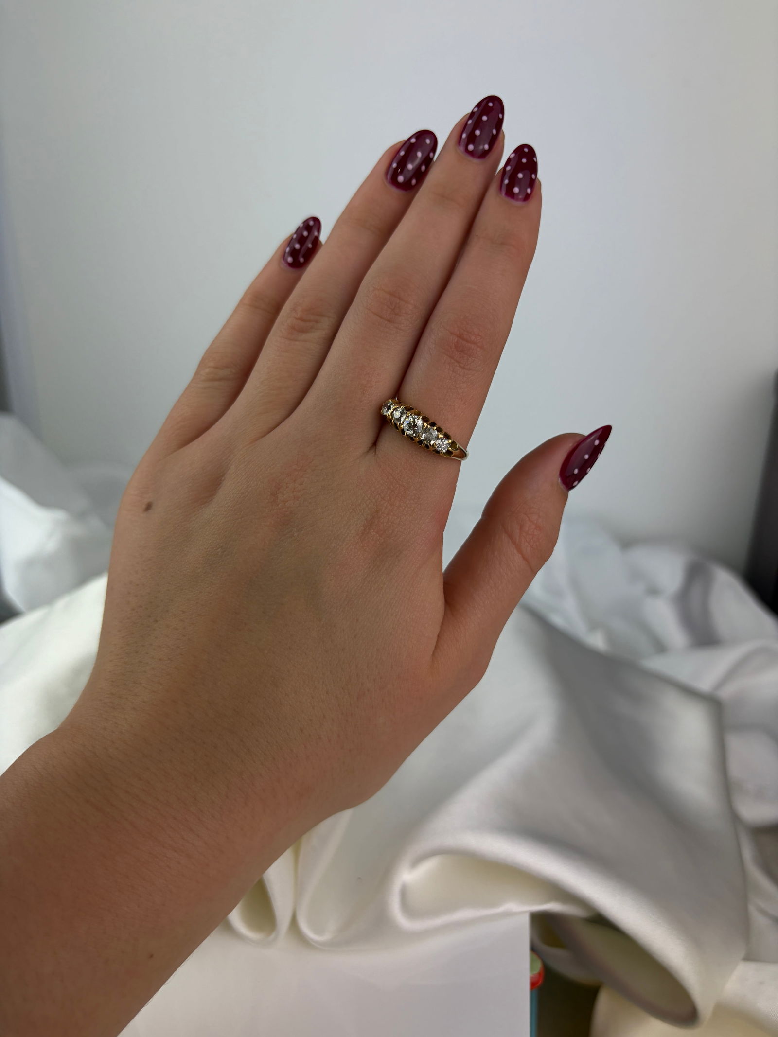 chunky 14ct yellow gold diamond 5 stone ring - 8