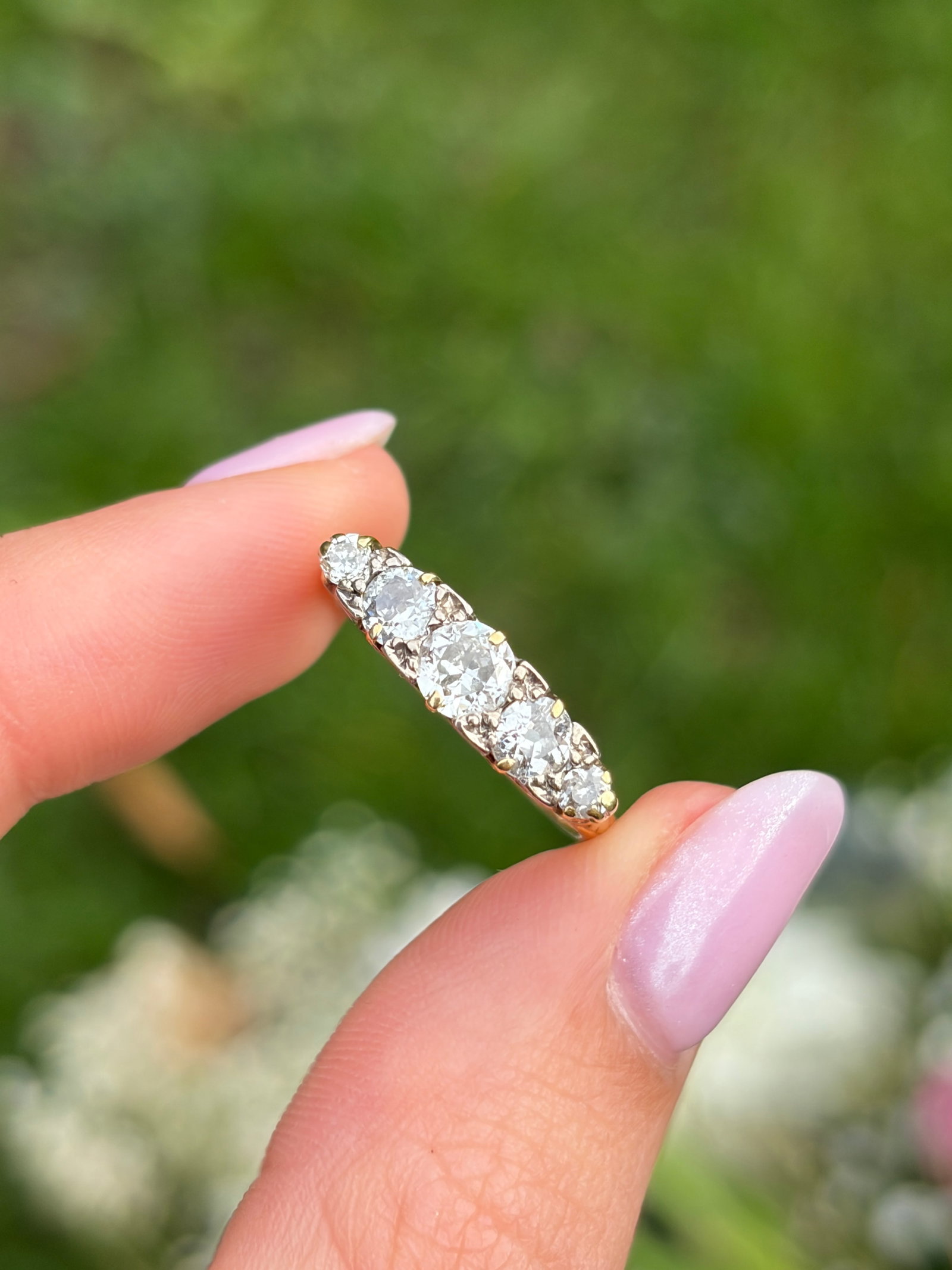 Edwardian 95pts Diamond and 18 Carat Gold Five-Stone Band Ring - 10