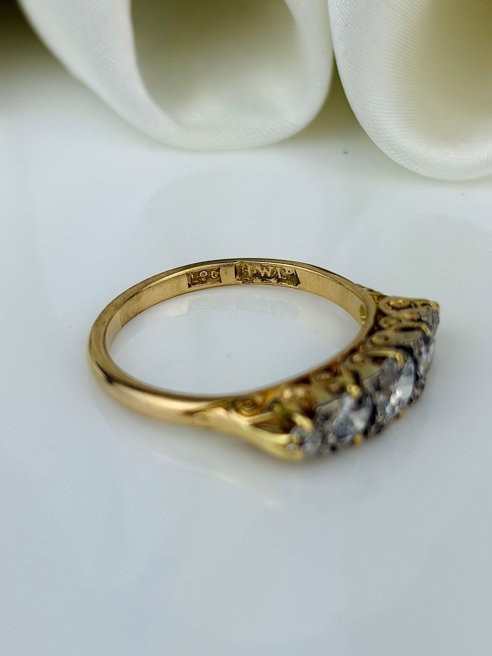 Edwardian 95pts Diamond and 18 Carat Gold Five-Stone Band Ring - 4