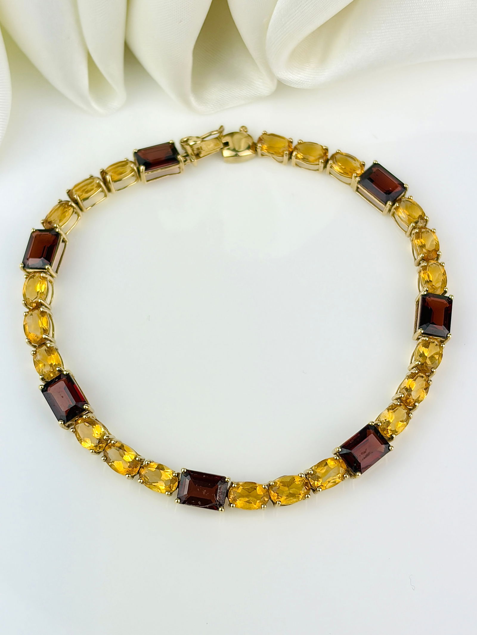 9ct Yellow Gold Garnet and Citrine Bracelet - 4