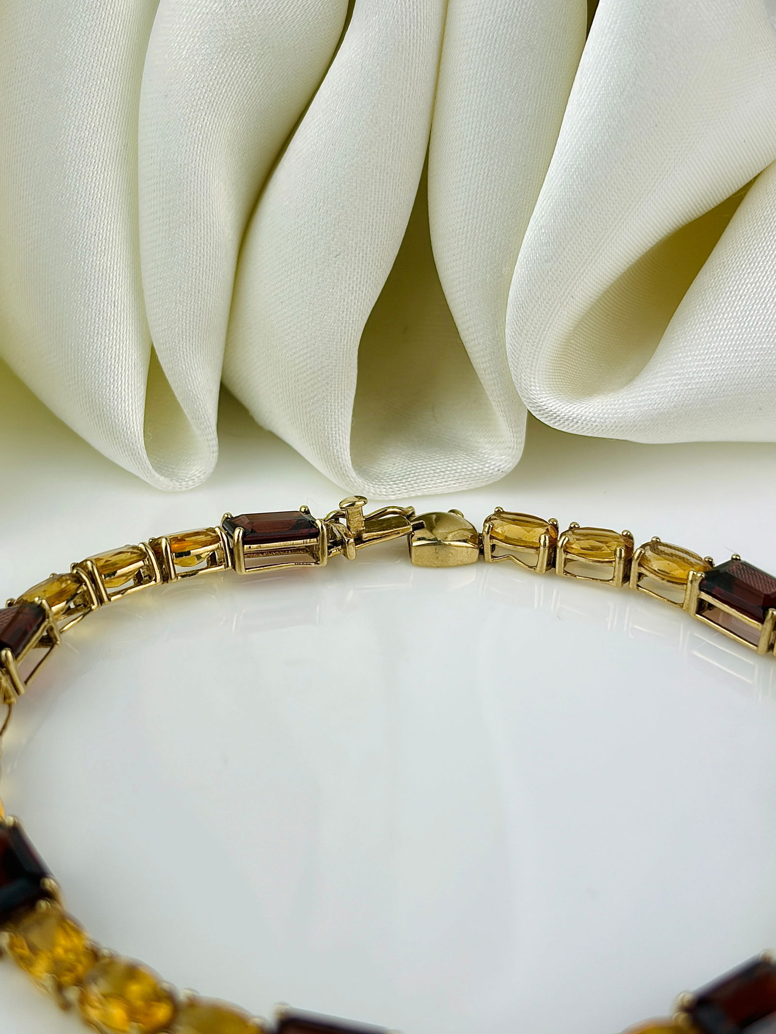 9ct Yellow Gold Garnet and Citrine Bracelet - 5