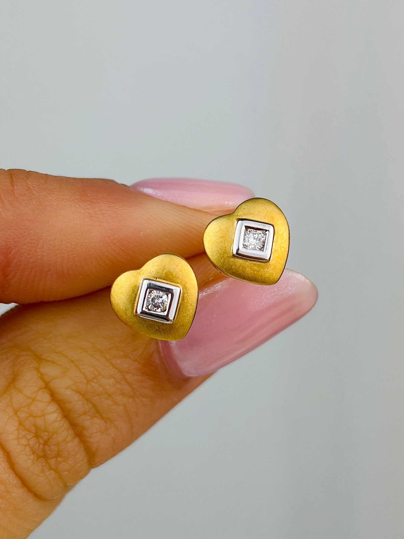 Vintage Diamond and 18 Carat Gold HEART DESIGN Stud Earrings (1 of 10)