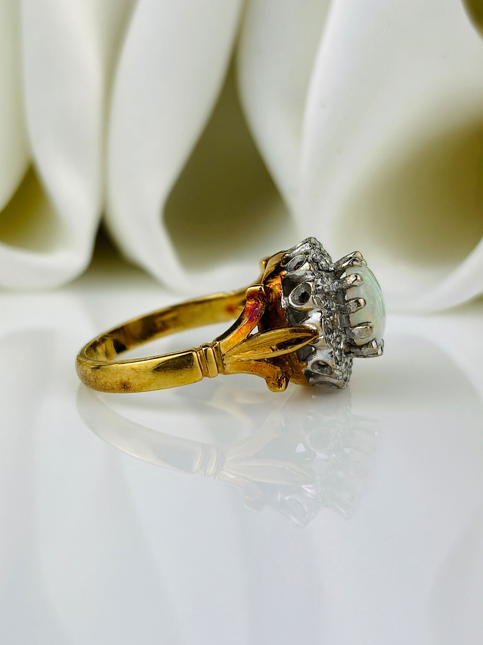 Vintage Opal and Diamond 18 Carat Gold Cluster Ring - 2