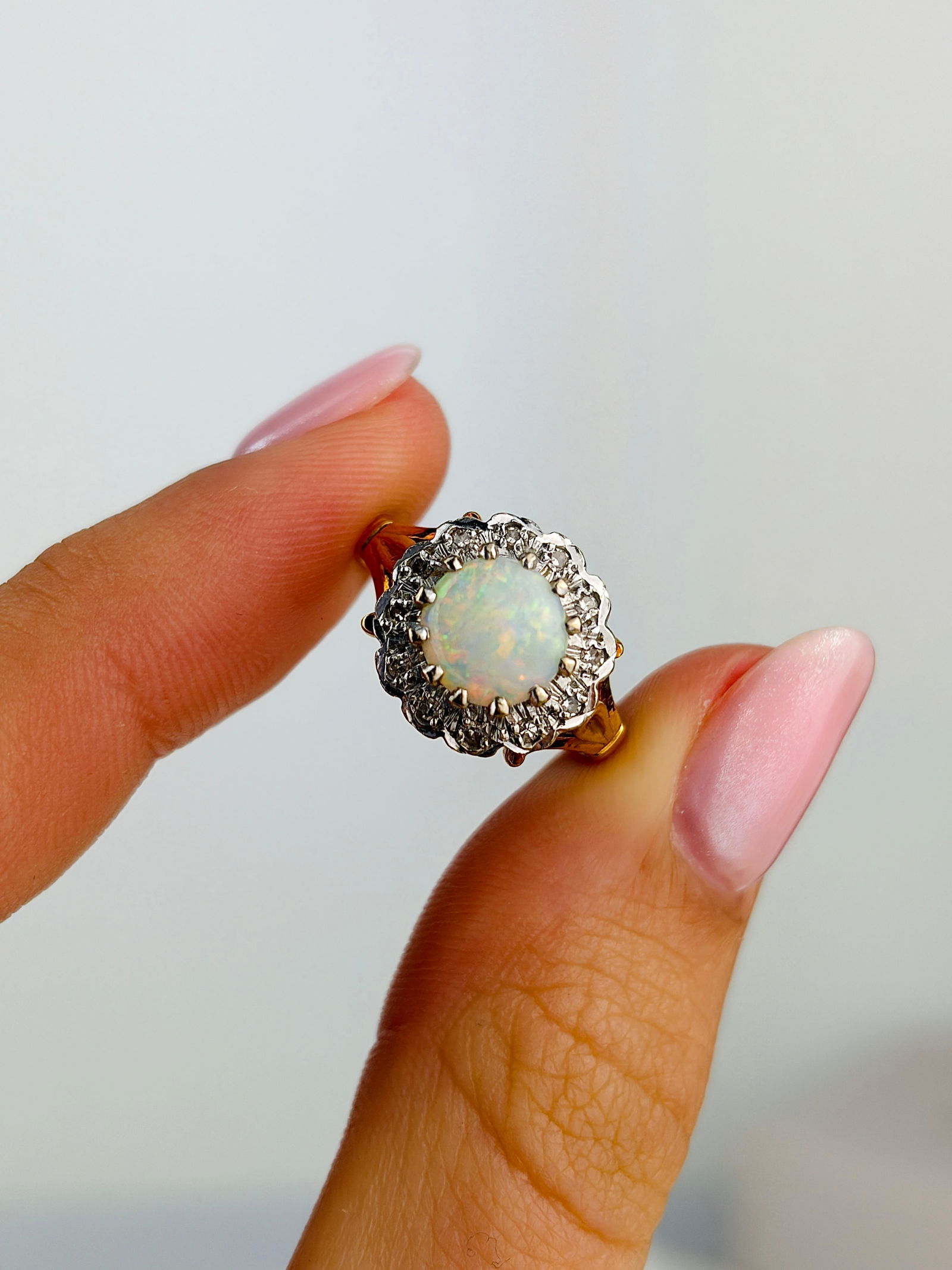 Vintage Opal and Diamond 18 Carat Gold Cluster Ring - 5