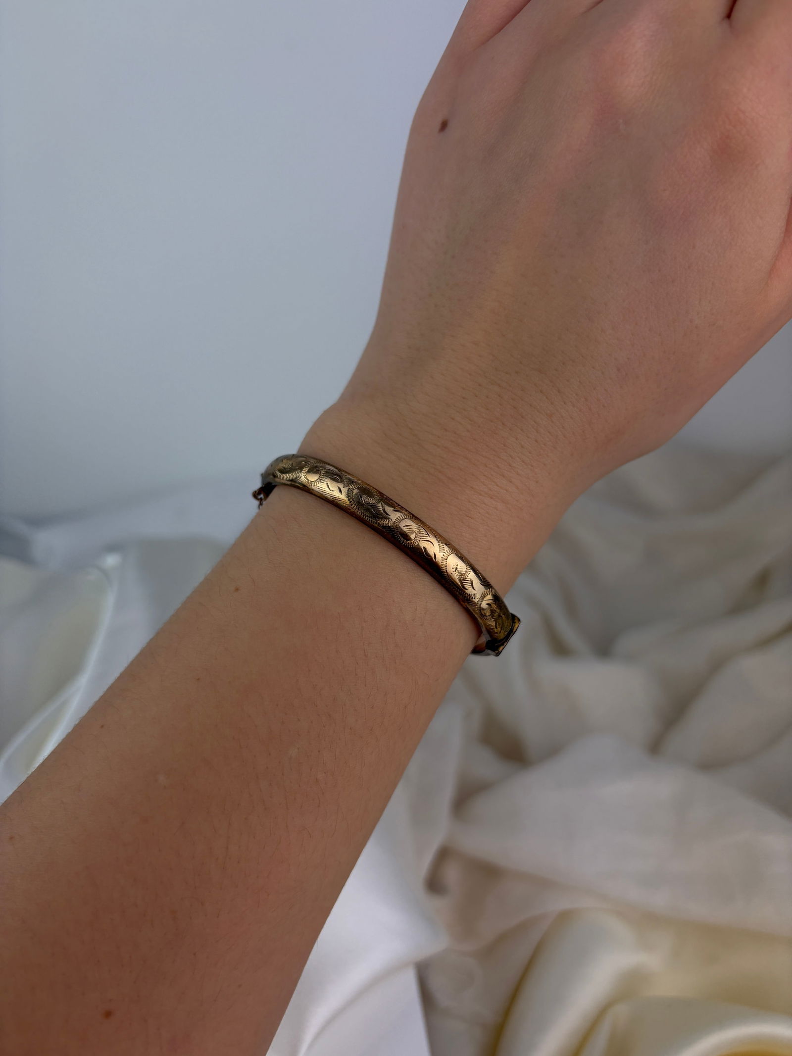 vintage 9ct rolled gold bangle with safety chain - 5