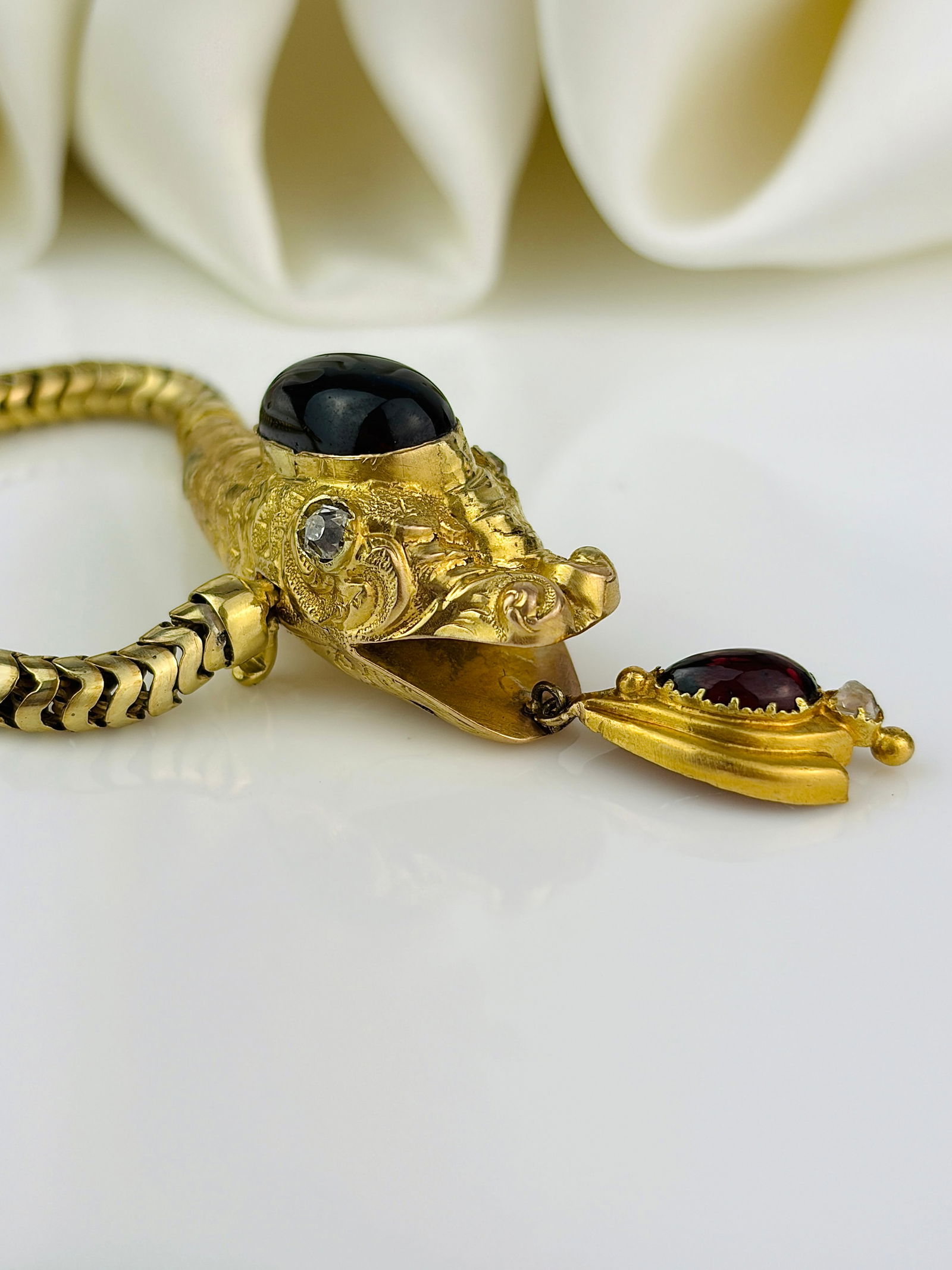 Antique Gold Cabochon Garnet and Diamond Snake Head Necklace - 5