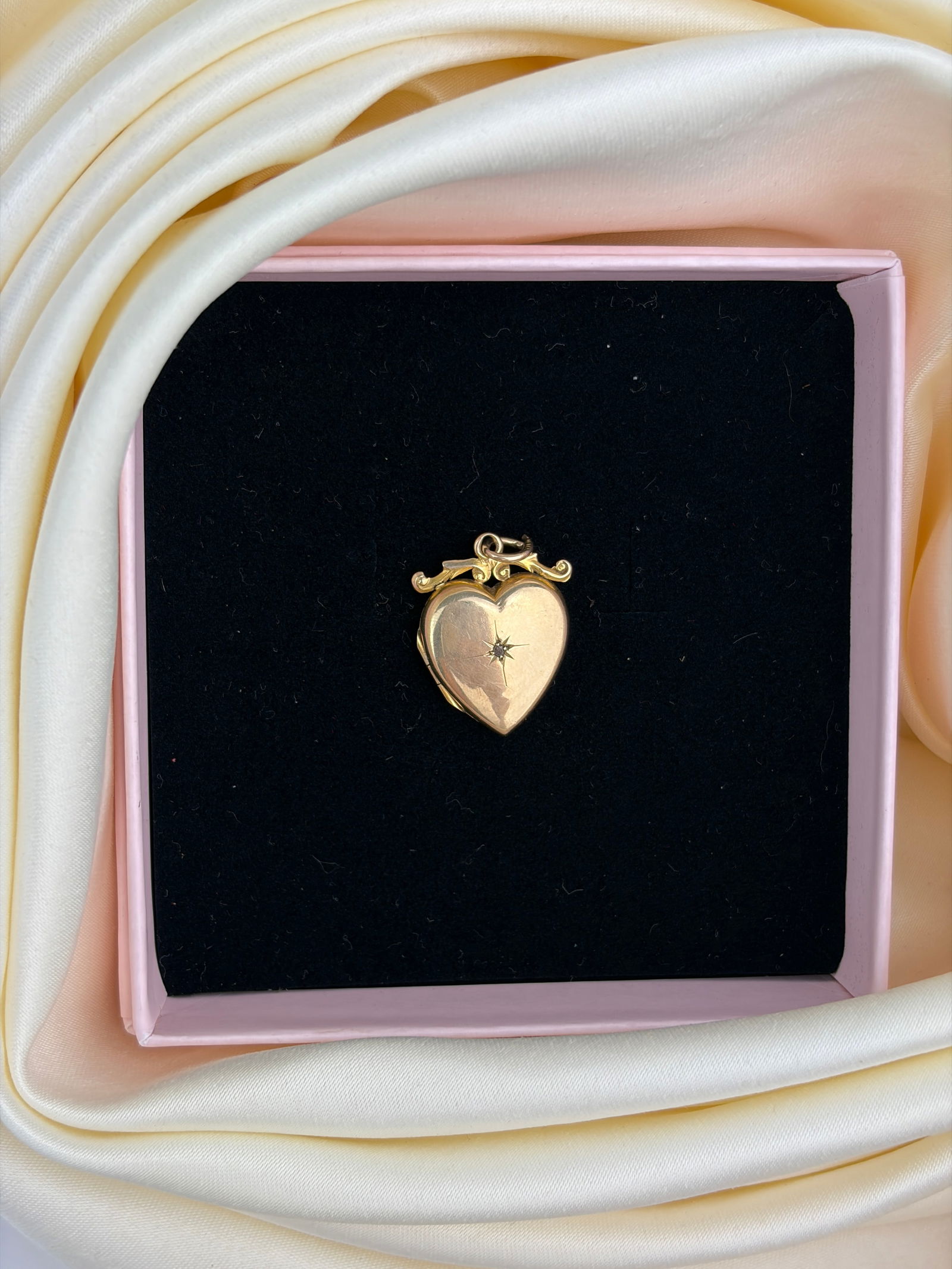 vintage 9ct yellow gold heart locket with star diamond pendant - 7