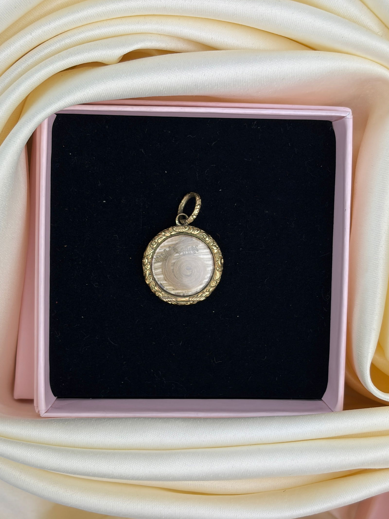 antique c.1820 carved locket pendant - 5